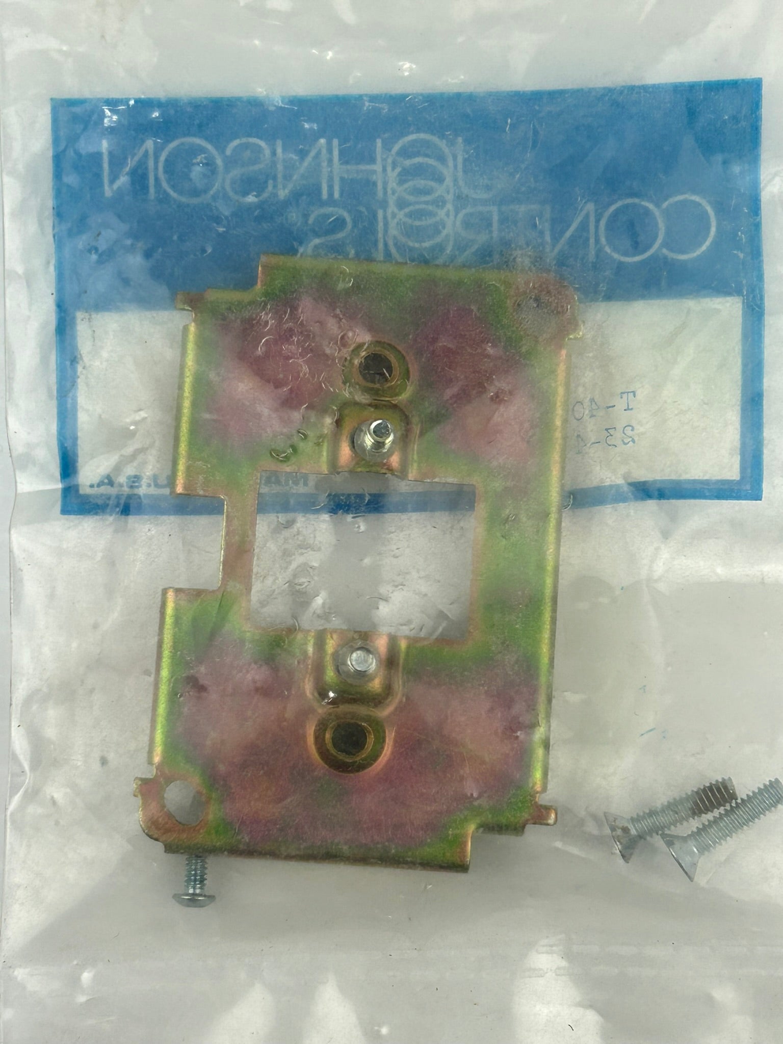 Johnson Controls T-4002-6049 Mounting Bracket with Hardware 23-41406 8324
