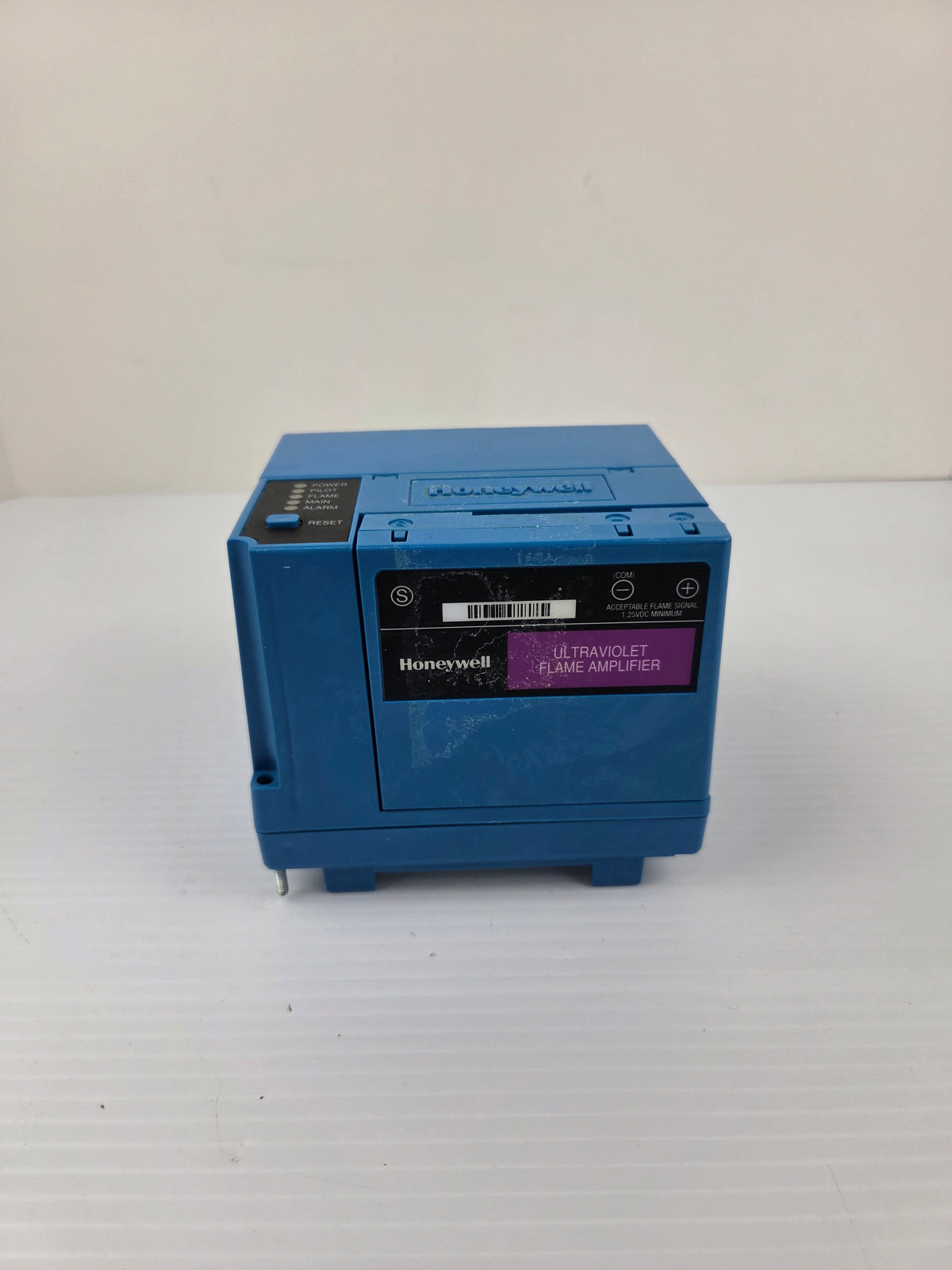 Honeywell RM7840 L 1075 Burner Control Ultraviolet Flame Amplifier Rev. 4671