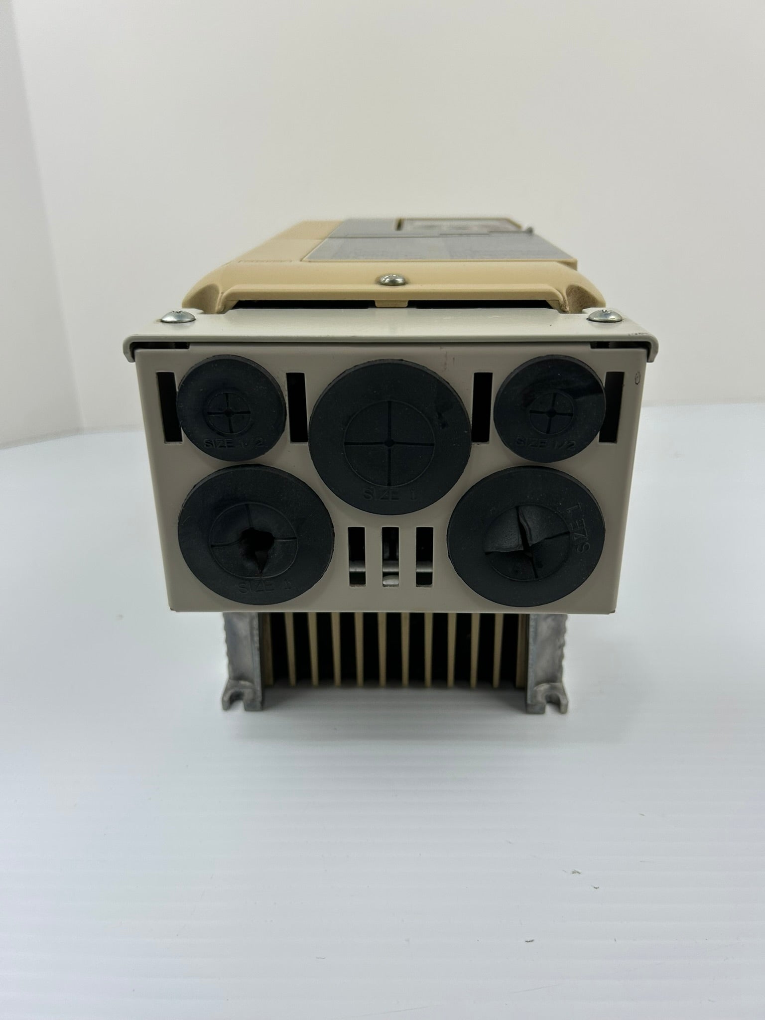 Yaskawa Electric CIMR-AU4A0011FAA Industrial AC Drive Rev E