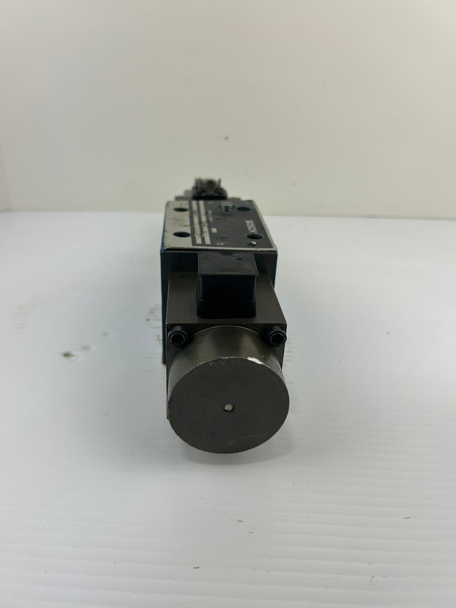 Bosch 0 811 404 001 Directional Hydraulic Solenoid Valve