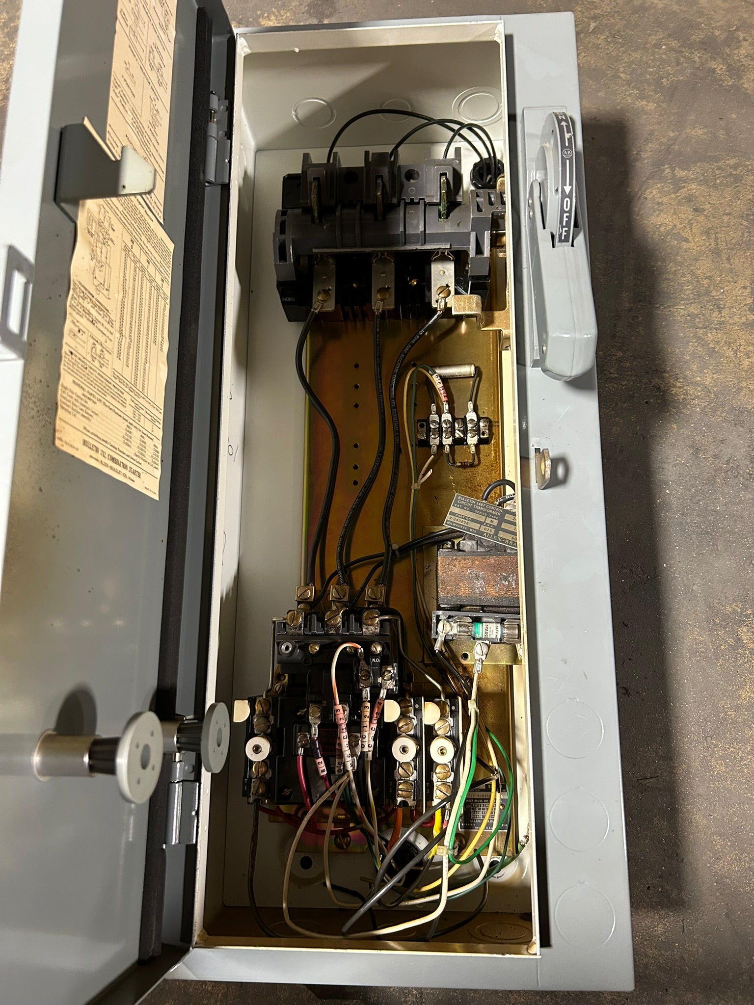 Allen Bradley Size 1 Combination Starter 712-BAB242