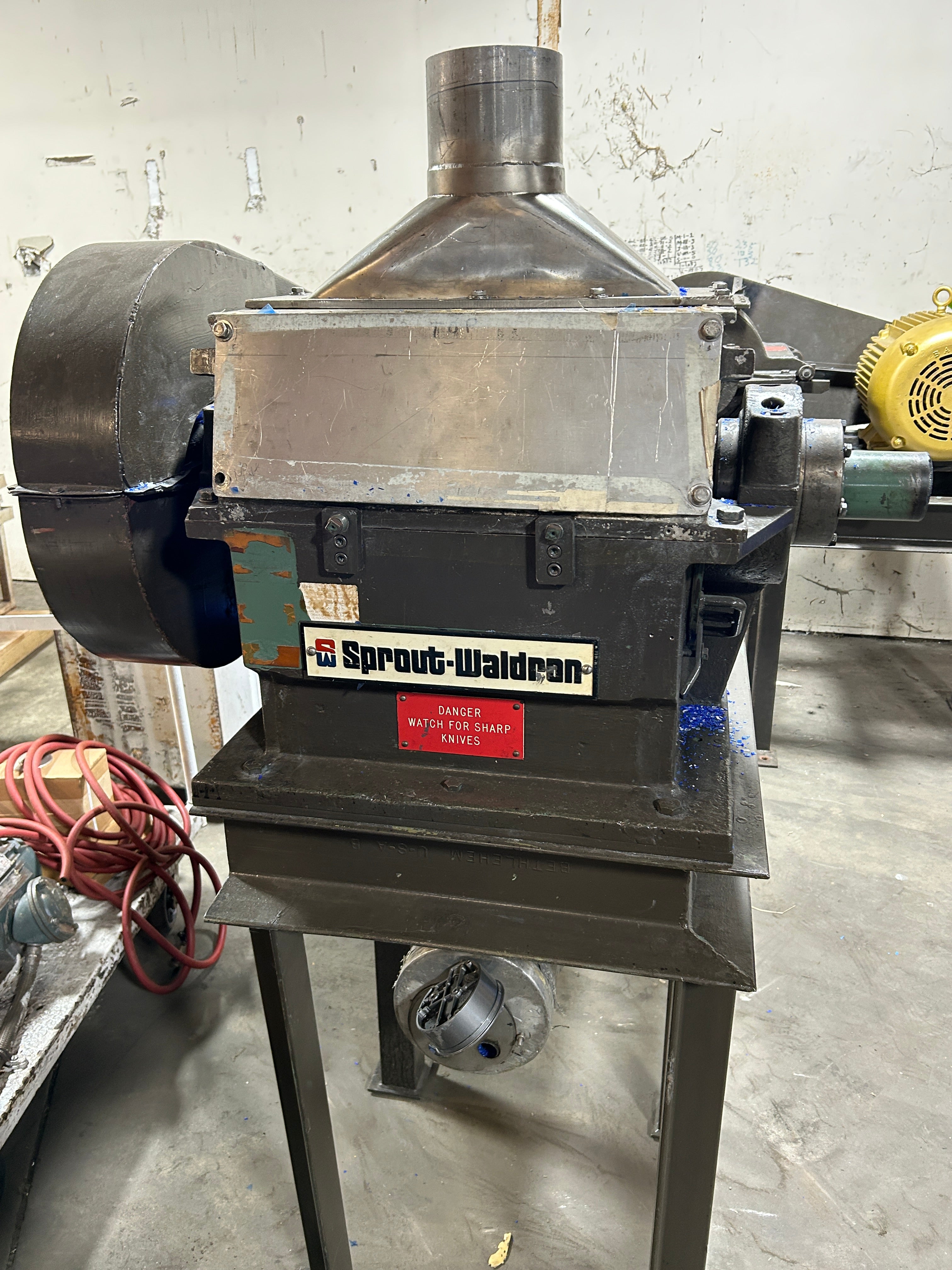 Sprout Waldron BR-14X18 Edge Chopper with 25HP Reliance Motor