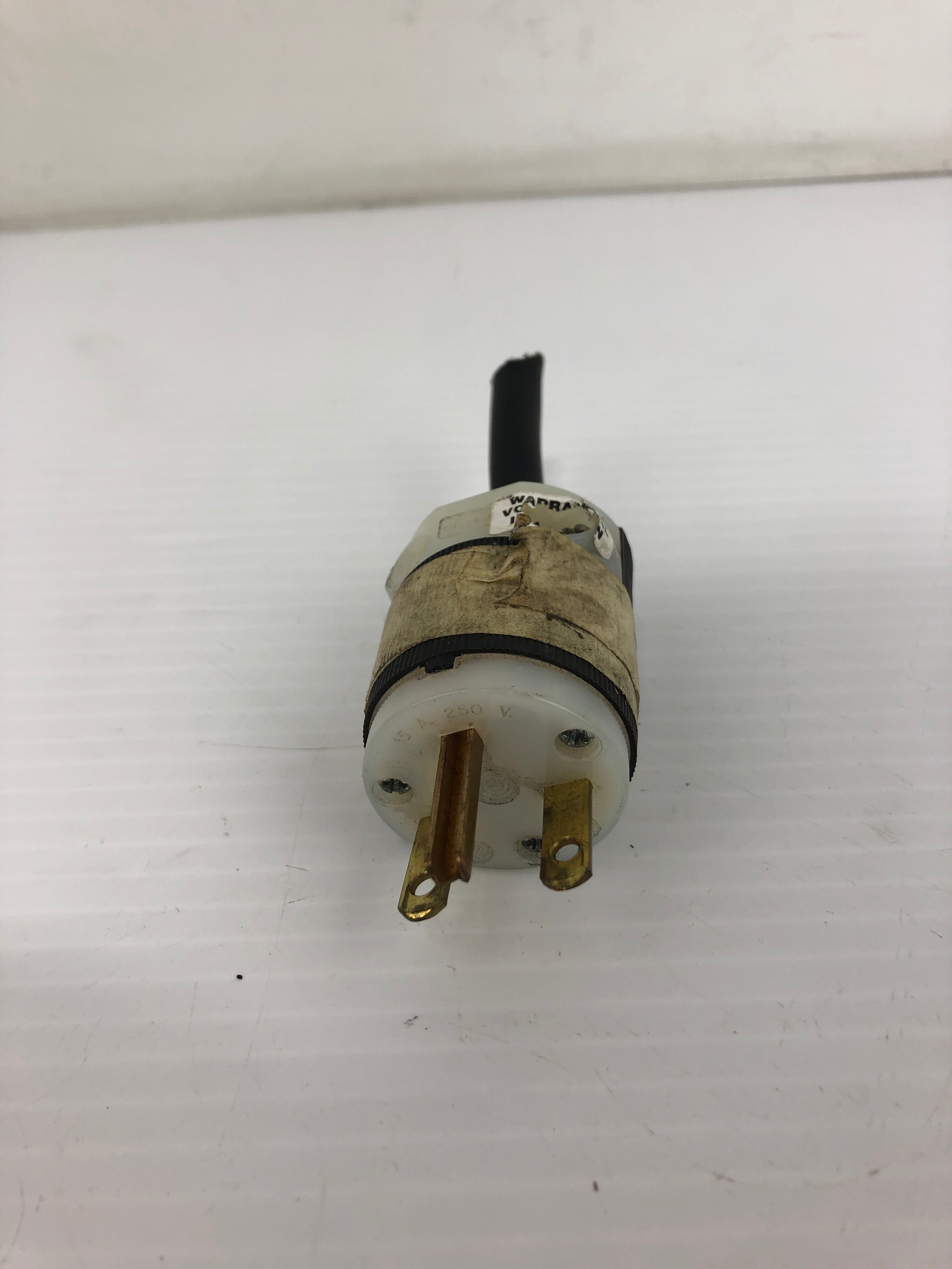 Hubbell Plug HBL5666C 15A 250V