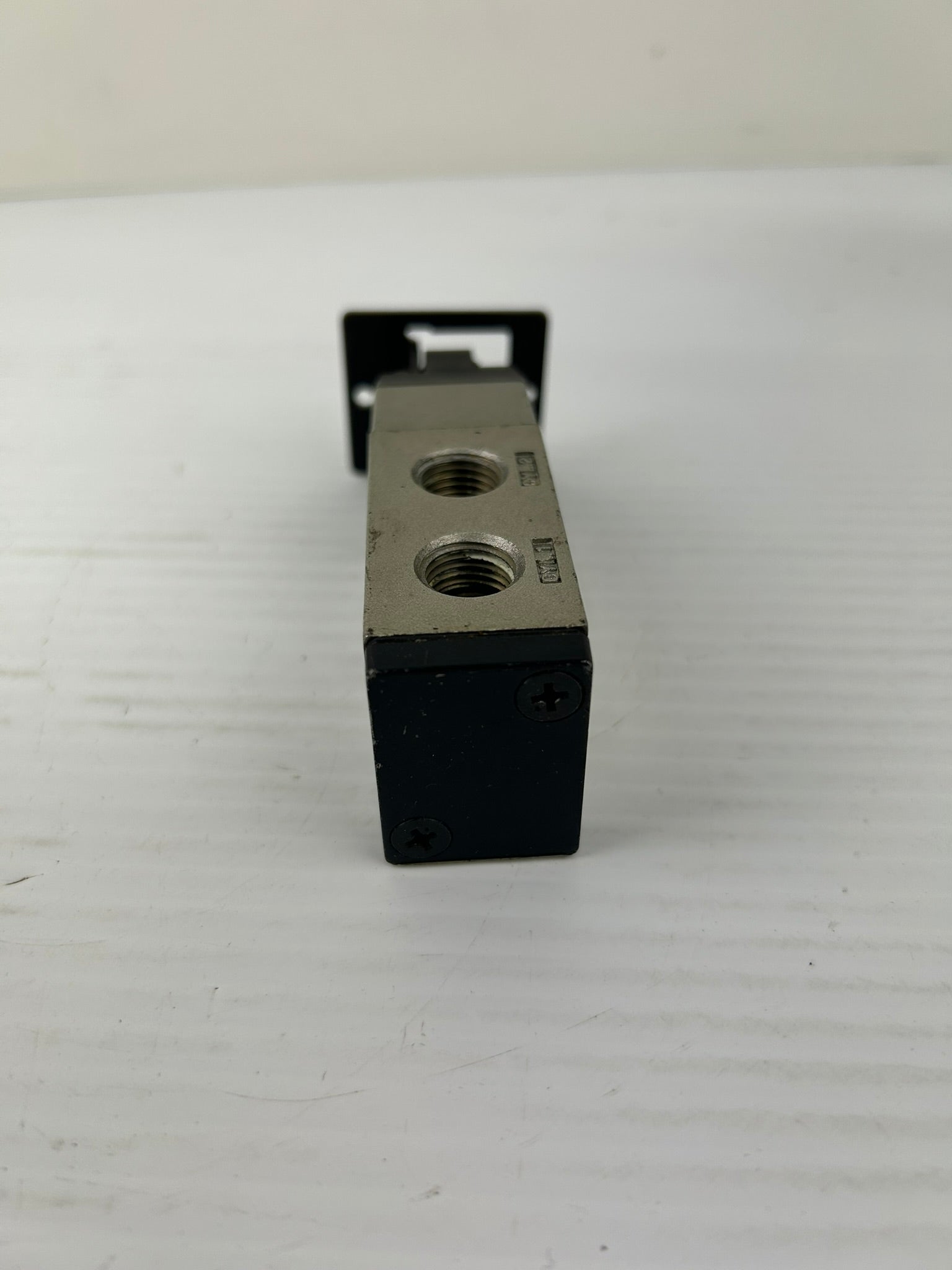SMC NVFM350 Mechanical Valve With Stand 1.5 9Kgf/cm