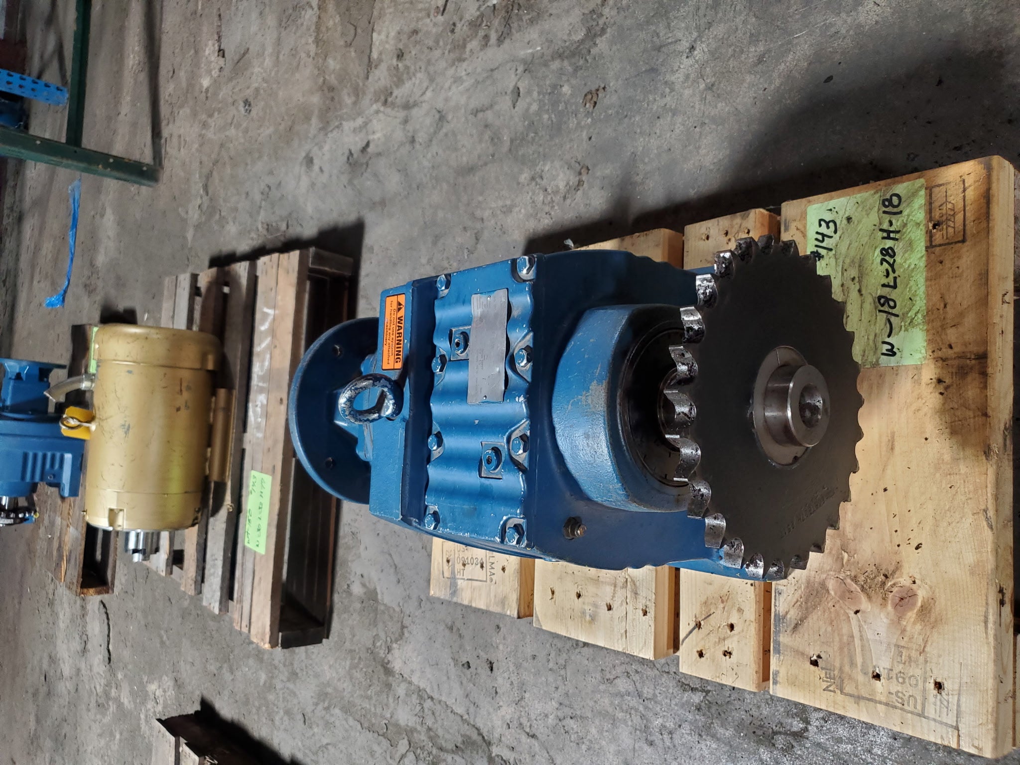 SEW Eurodrive R87AM213/215 Helical Gear Reducer Gearbox 27.84:1 63 RPM R87