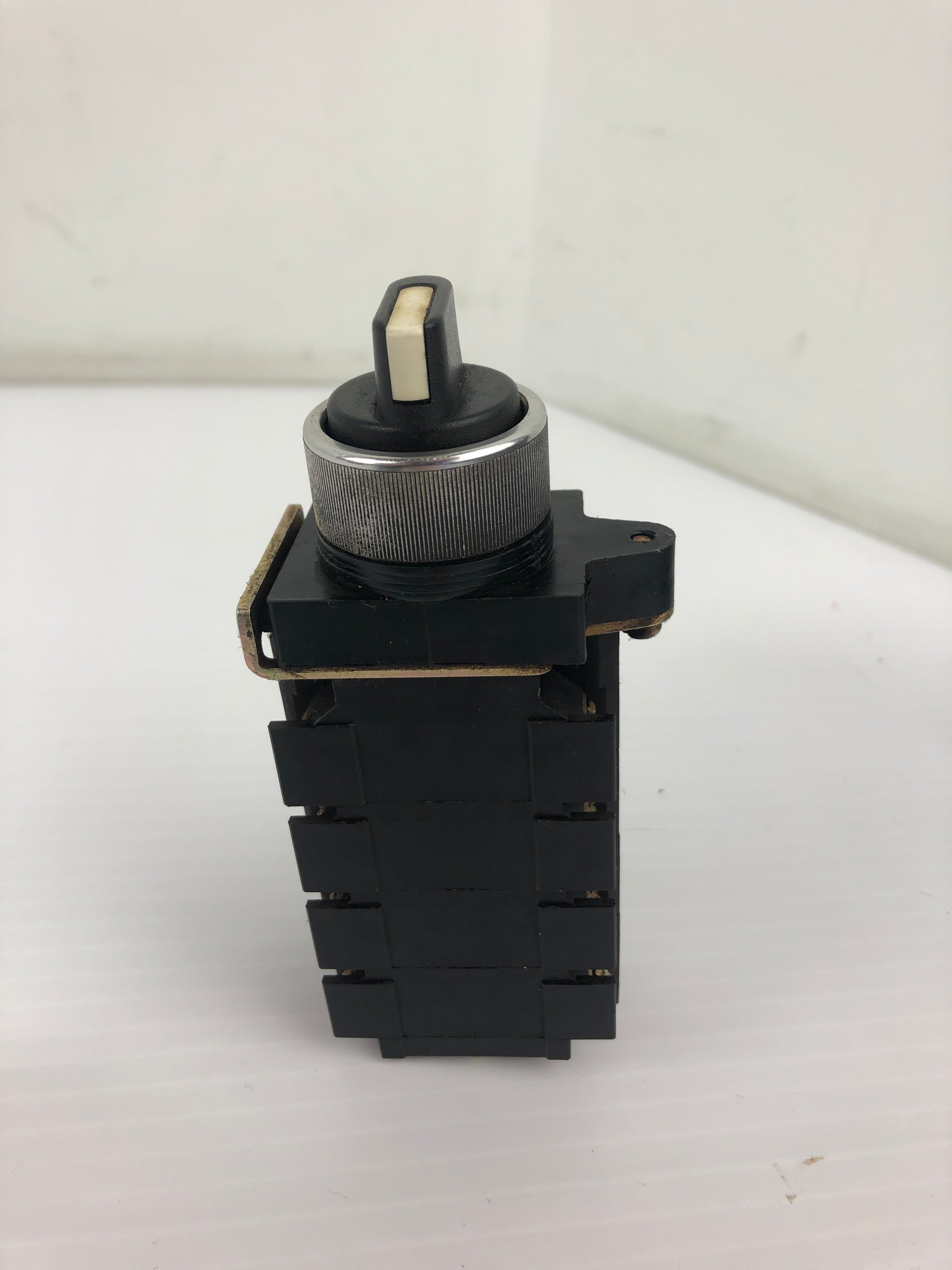 Fuji Electric AK22-1 Selector Switch 600V 10A