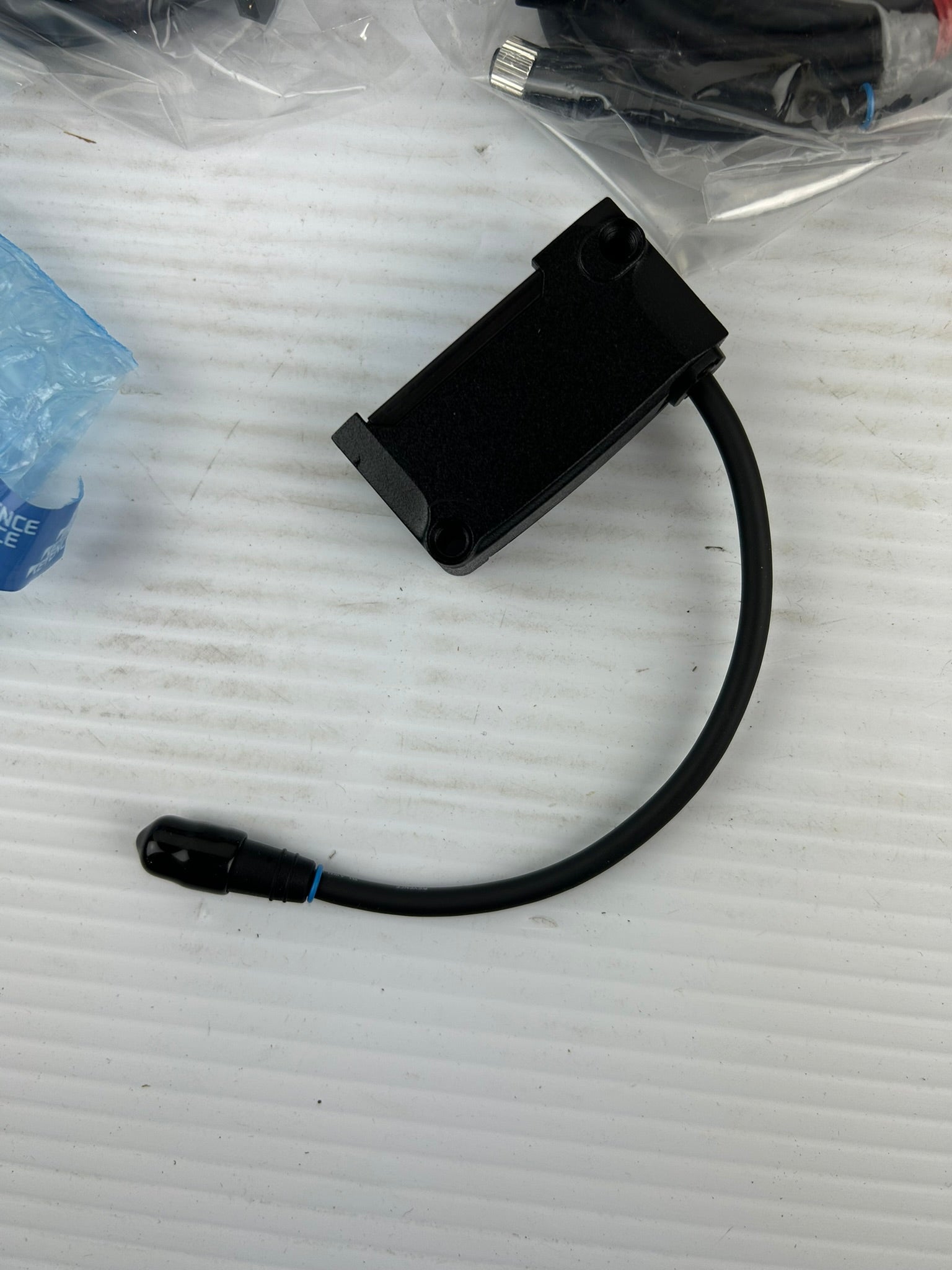 Keyence IG-028 CMOS Laser Displacement Sensor Head with Cables IG-O28