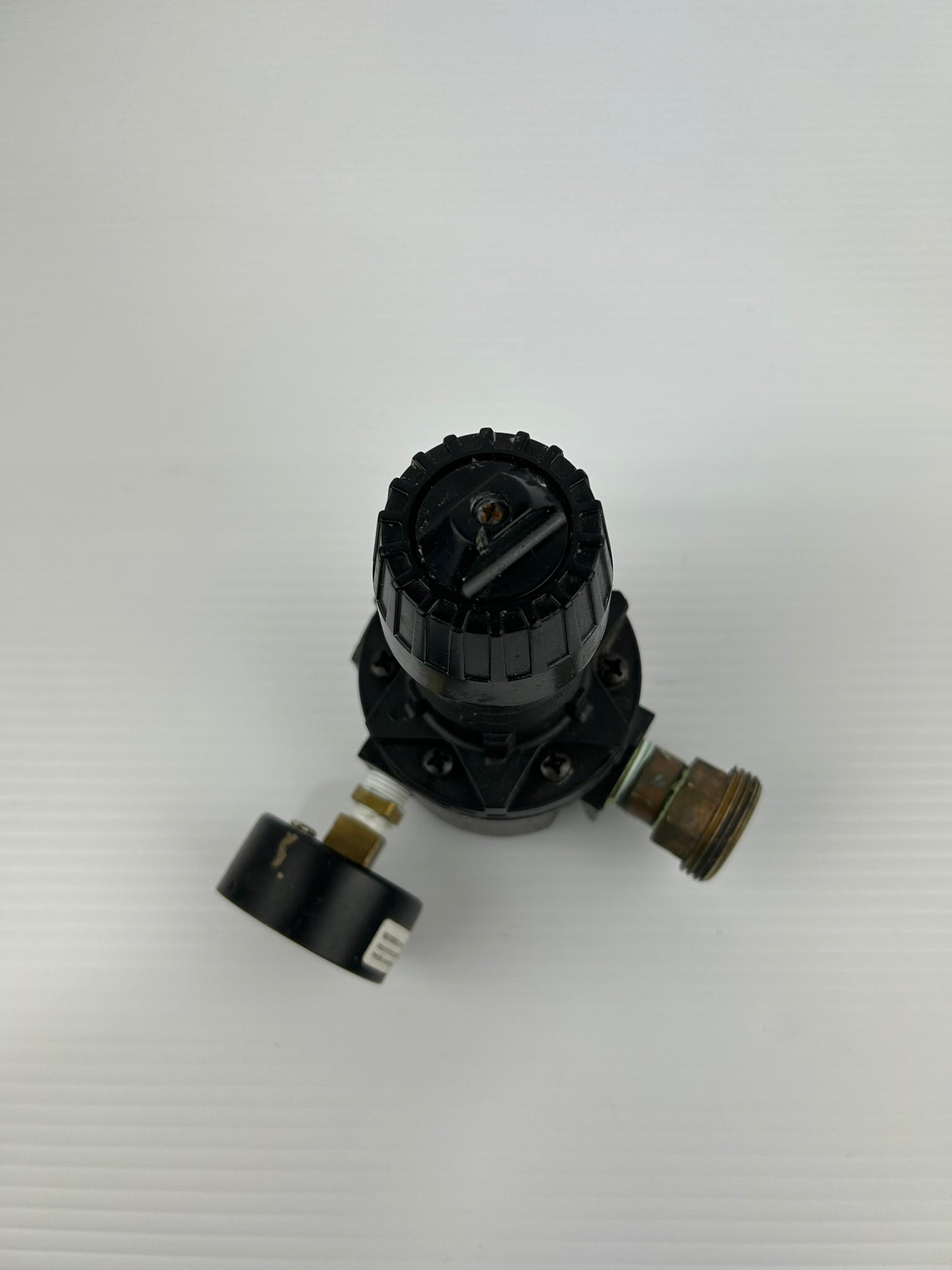 Wilkerson R26-04-000 Pneumatic Regulator 300 PSIG Max. 0-100 PSI