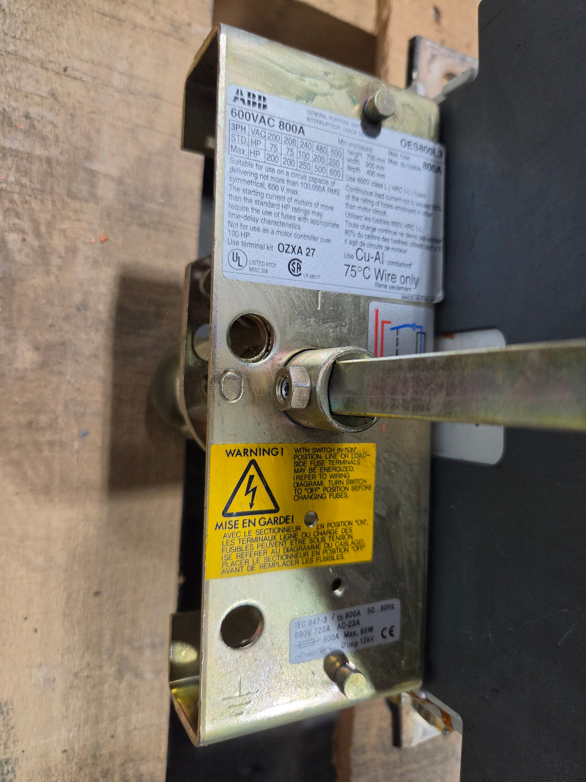 ABB OES800L3 Fusible Disconnect Switch 3 Pole 600VAC 800A w/ Fuses On/Off Switch