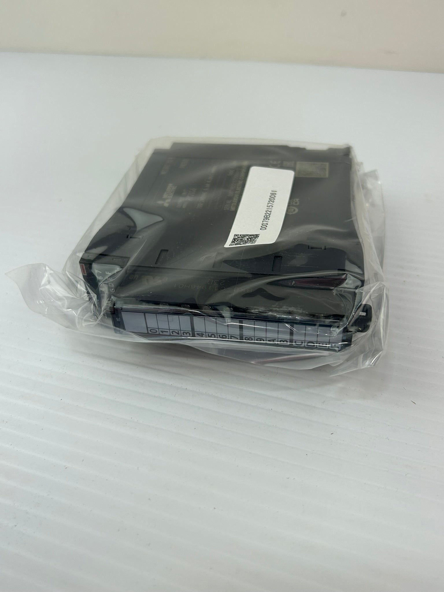 Mitsubishi RY20S6 MELSEC iQ-R 16-Point Relay Output Module PLC