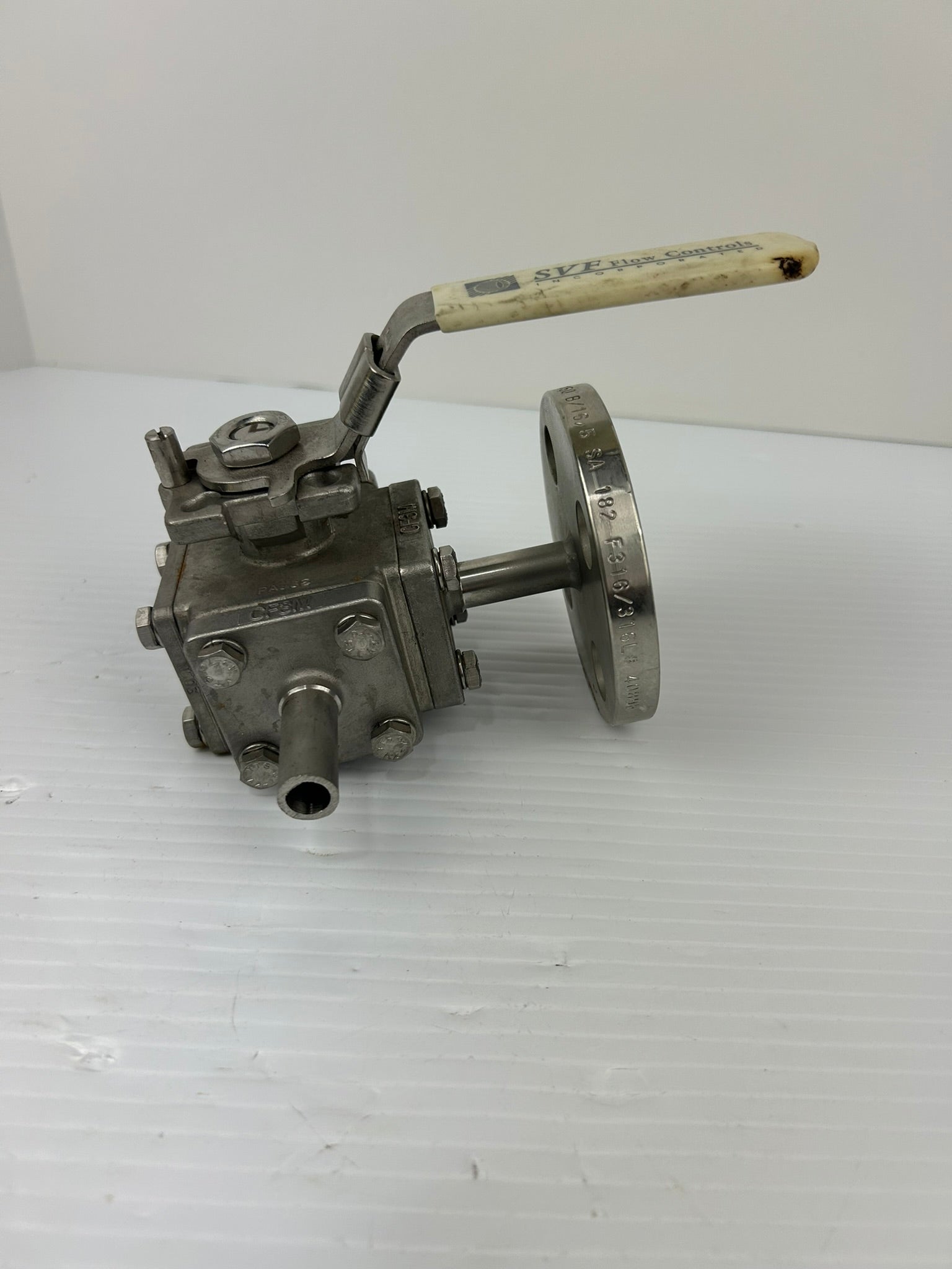SVF Flow Controls 1000 WOG Valve 1/2"-CF3M 150 with Handle