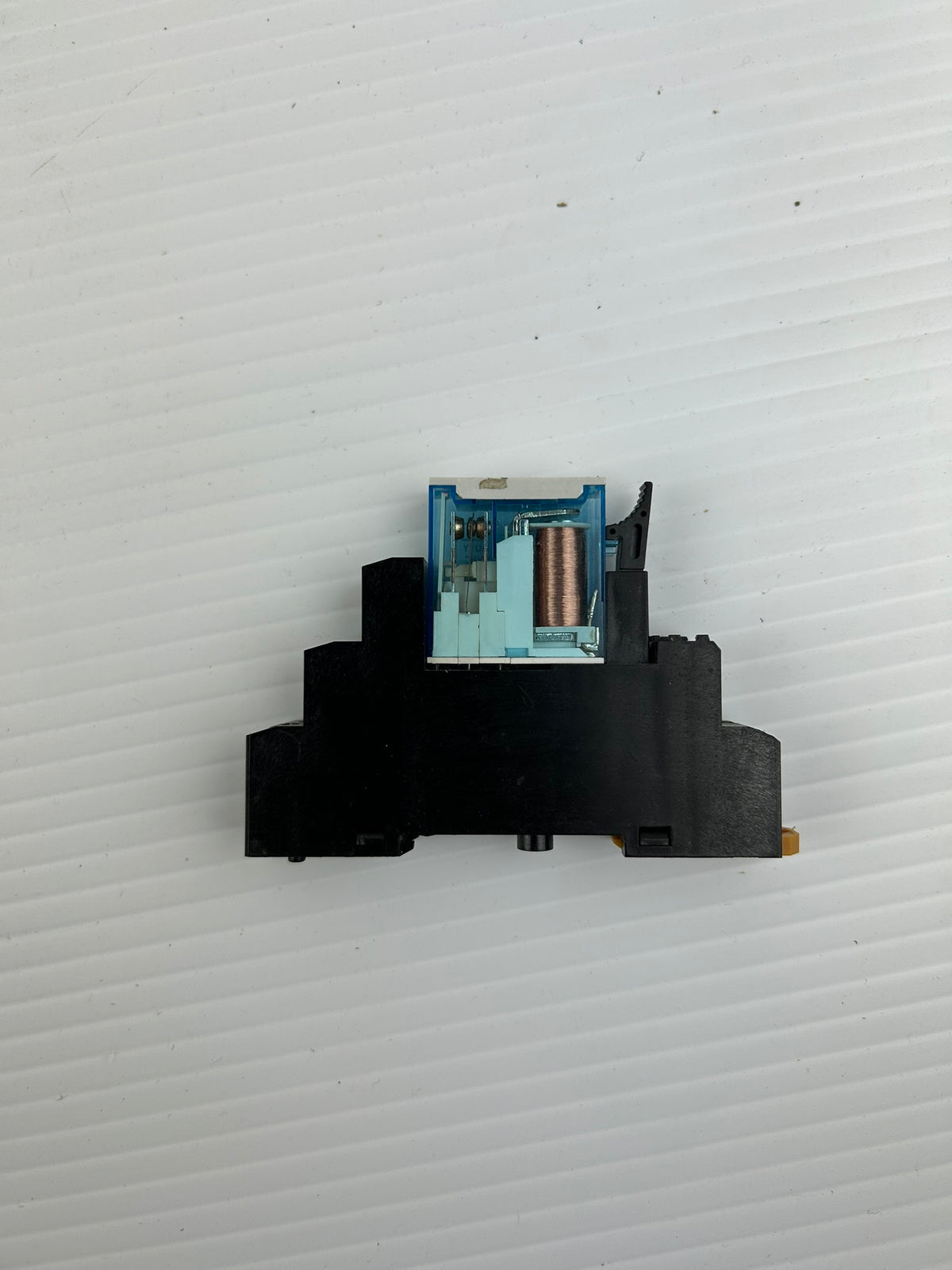 Allen-Bradley 700-HK36Z24 Relay 24VDC w/ Socket Base - Lot of 10