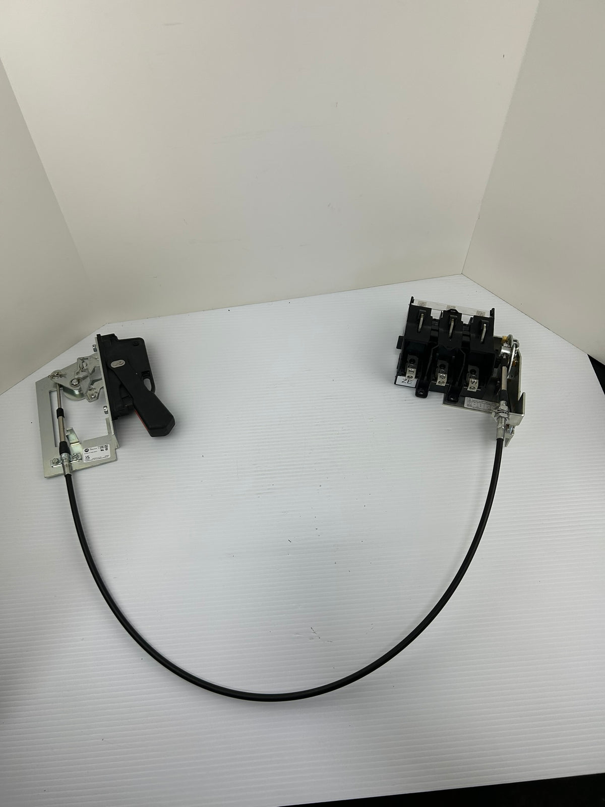 Allen-Bradley 1494U-D60 Disconnect Switch Cable Mechanism 1494U-C314 Series A