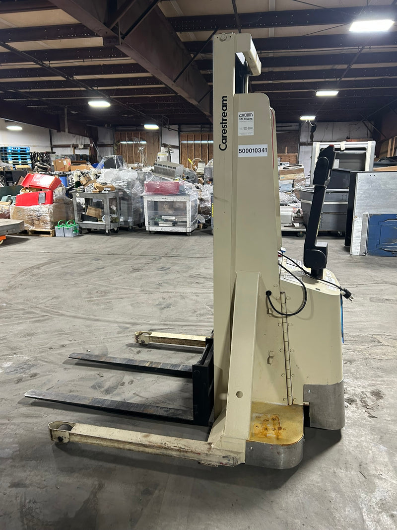 Crown 20MT Walkie Stacker Electric Pallet Jack Tugger Lift 2000 Lb. Cap. Type E