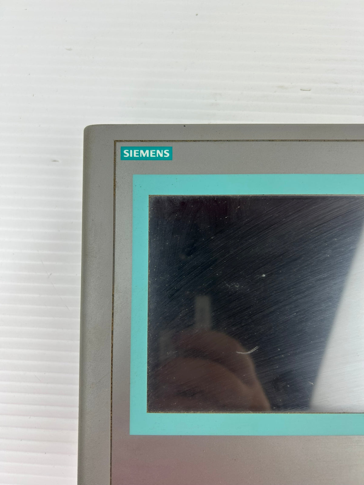 Siemens SIMATIC HMI Smart 700 IE 7" Touchscreen Panel 1P 6AV6648-0BC11-3AX0