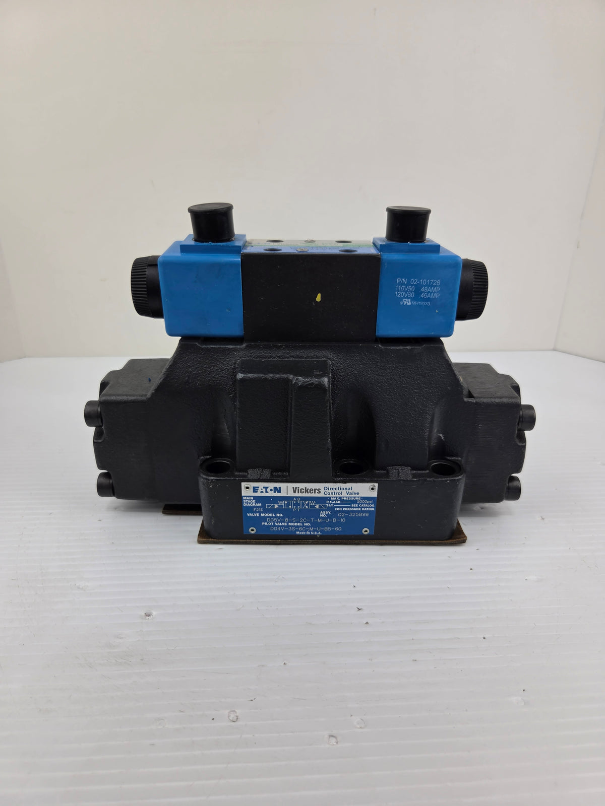 Eaton Vickers DG5V-8-S-2C-T-M-U-B-10 Directional Control Valve 02-325899