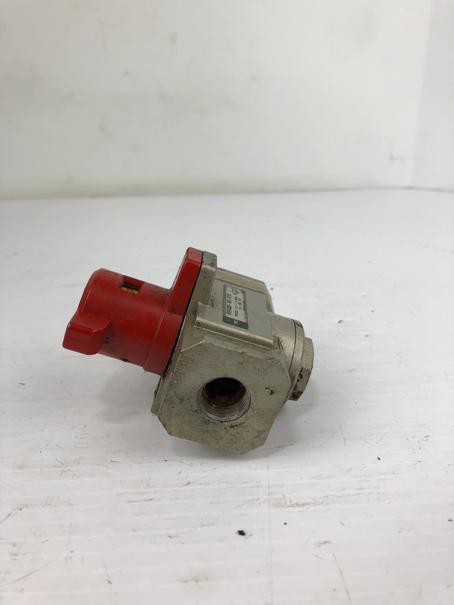 SMC Valve Lock Out Press 0.1~1.8 MPa