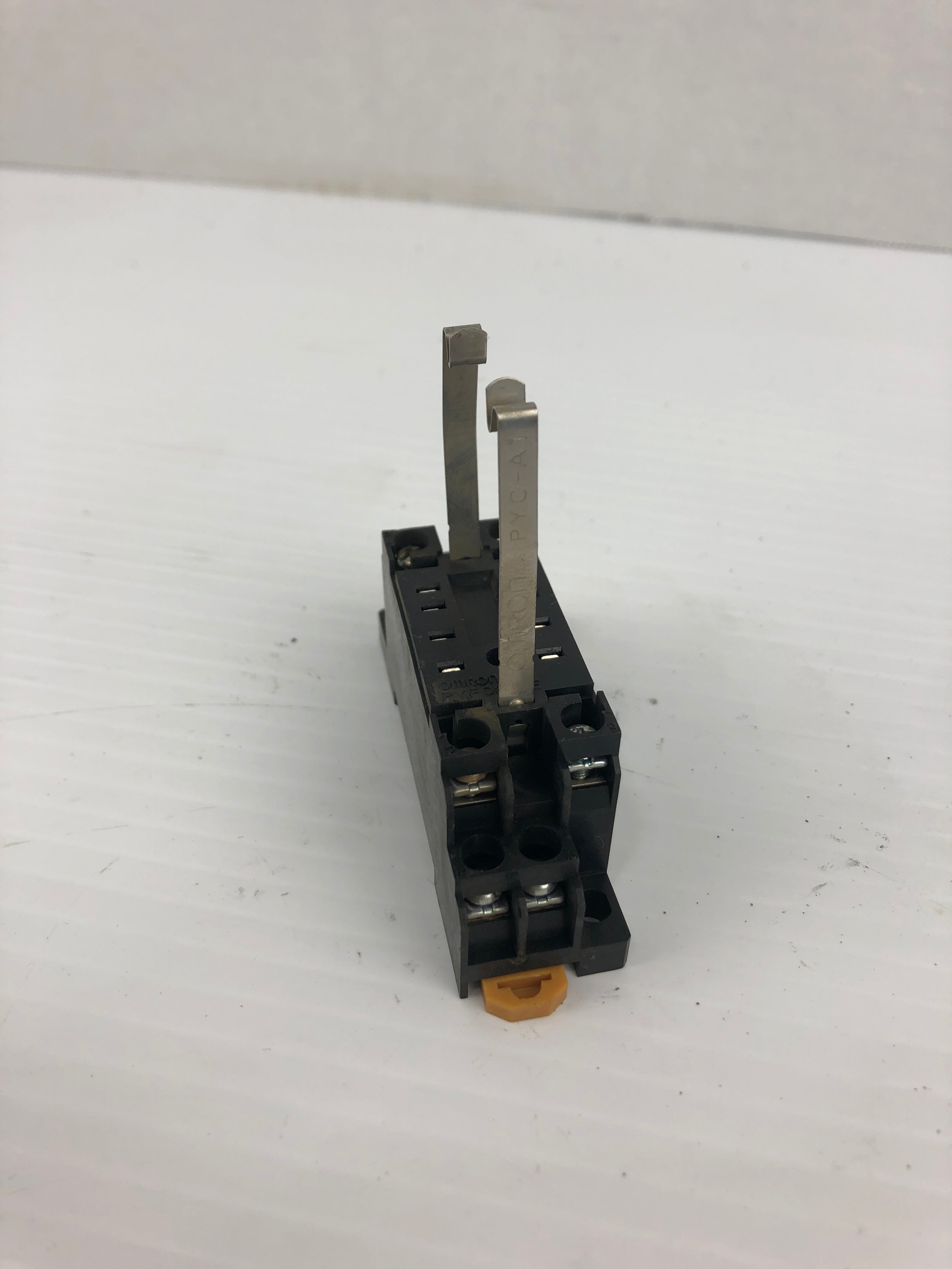 Omron 0282EW1 Relay Base Socket Only