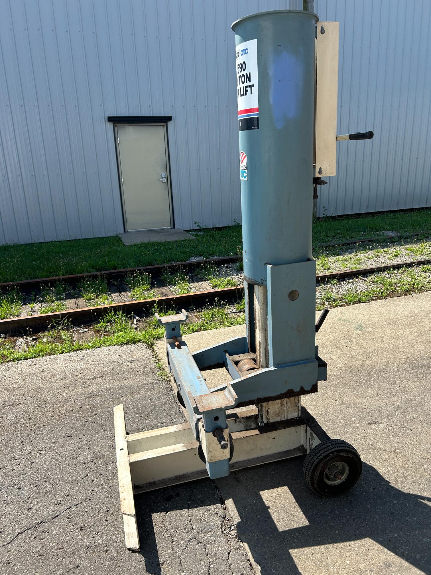 SPX OTC 1590 10 Ton Air Lift Heavy Duty Bumper Jack