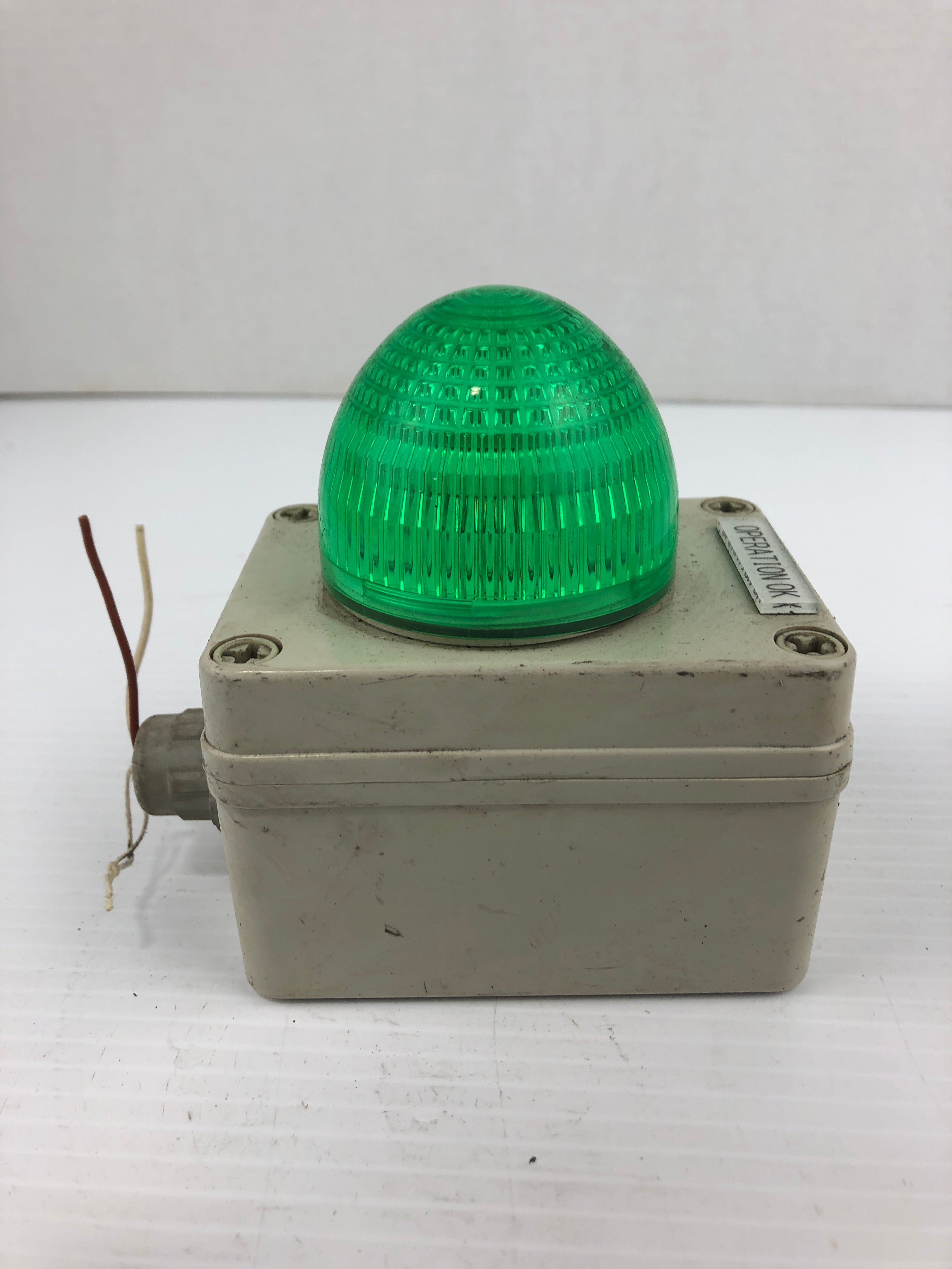 Idec HW1P-5Q4 Control Box with Green Indicator Light 24V 0.5W