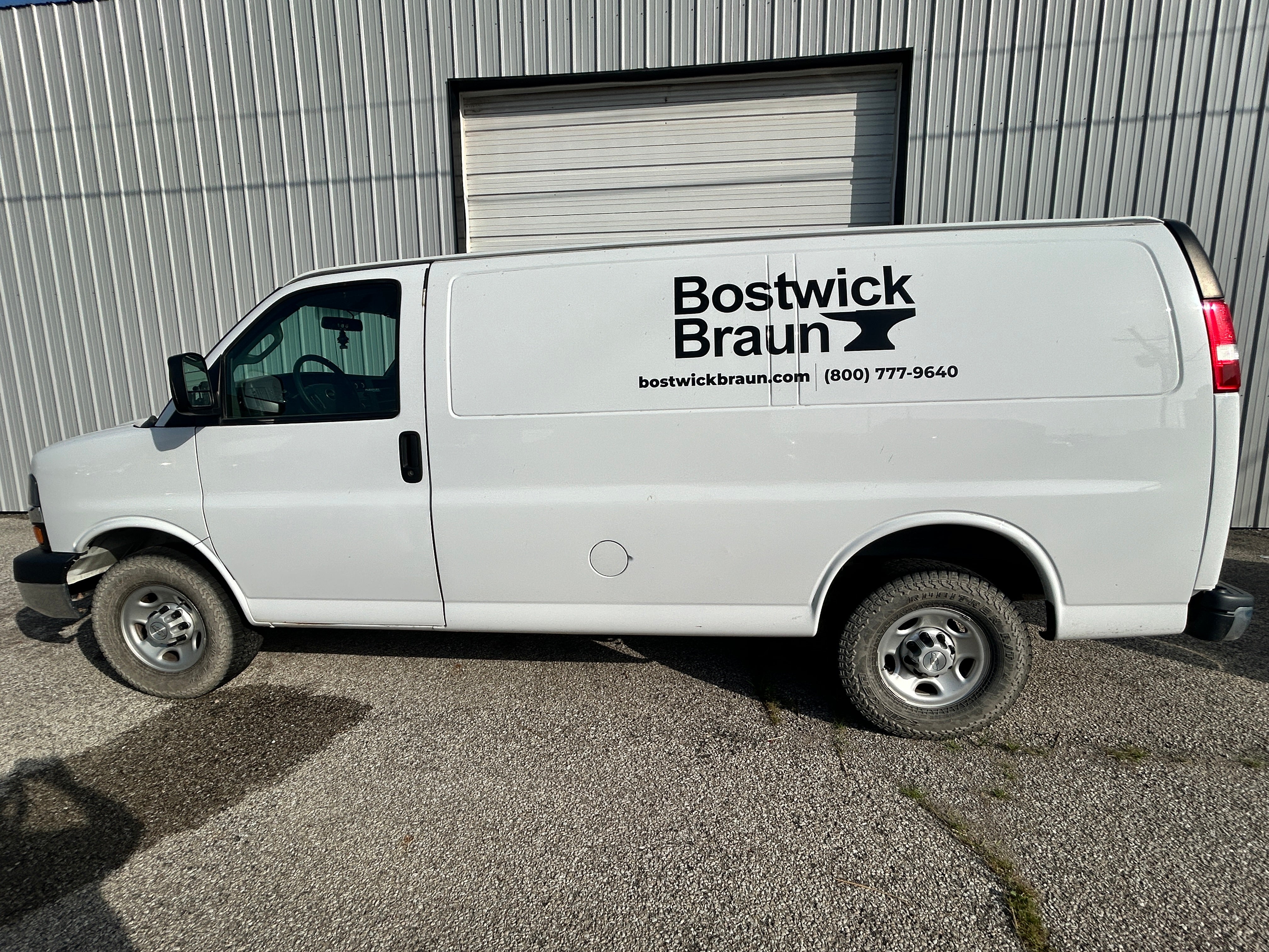 2019 Chevrolet Express 2500 Cargo Van White 130,540 miles 1GCWGAFG8K1229670