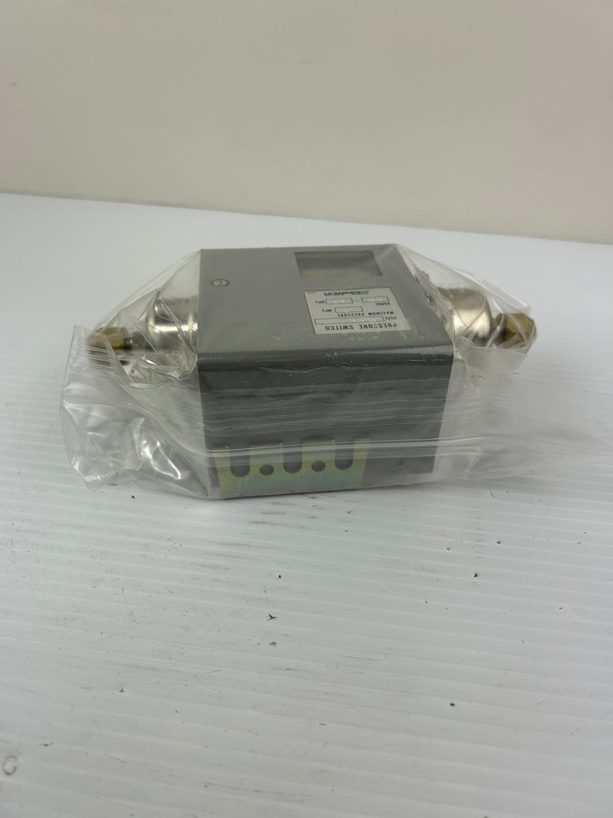 Saginomiya YPS-C104 Pressure Switch 0.02–0.3 MPa Industrial Pressure Control