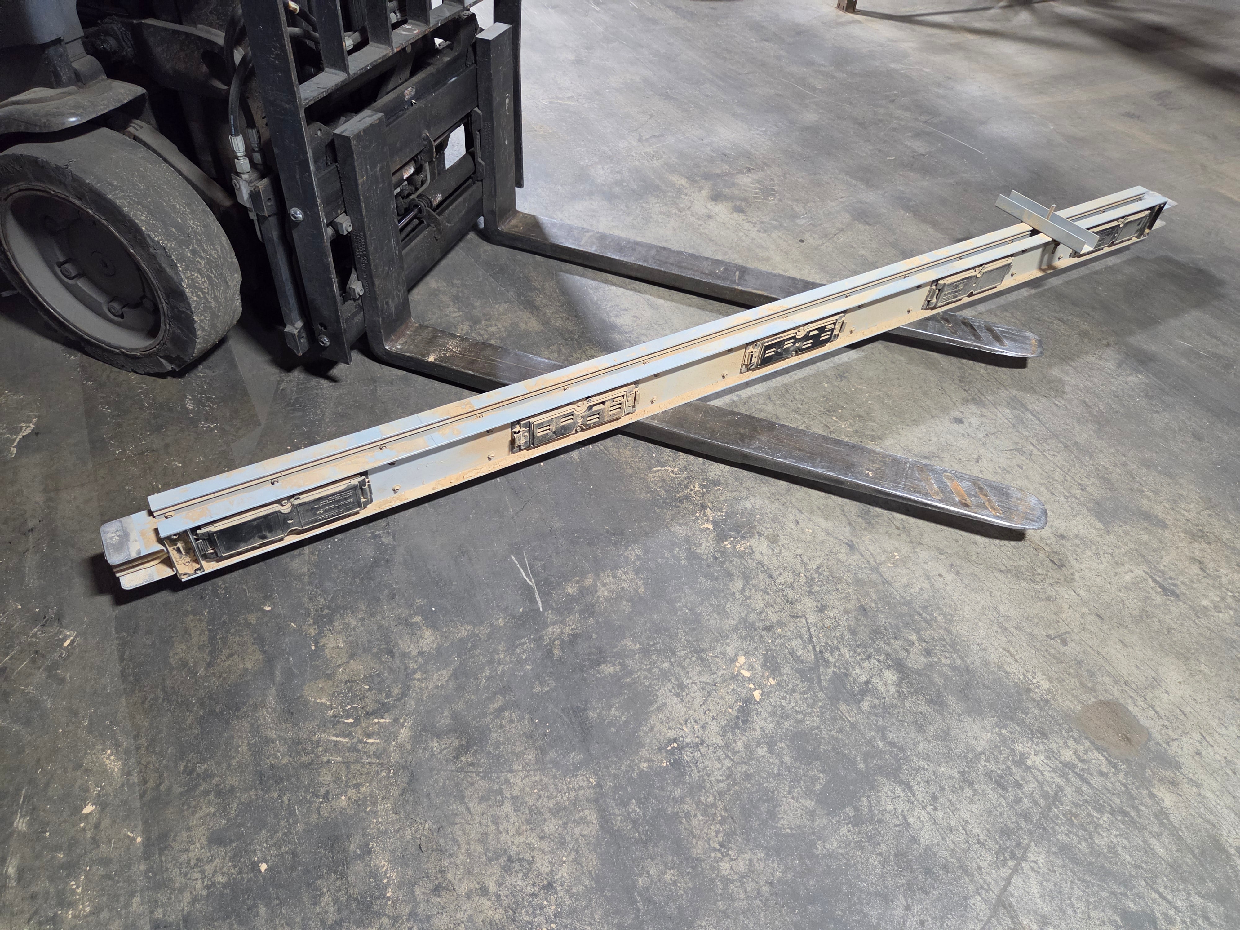 Siemens Sentron Busway Plug-in Straight Busbar 10' 71183-A00A01 Copper 3PH 4W