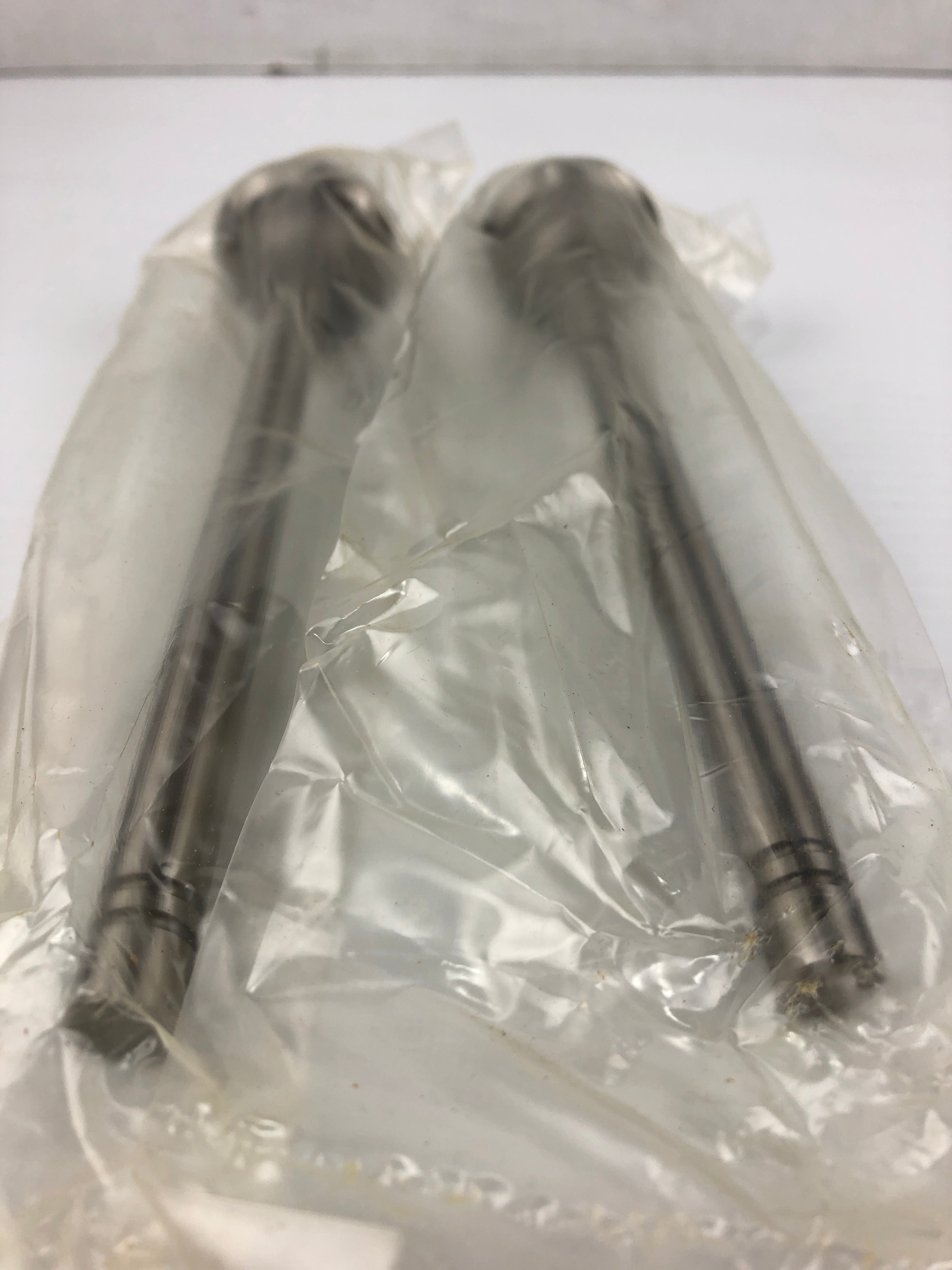 Clevite 2111155 Engine Exhaust Valve Pair 211-1155