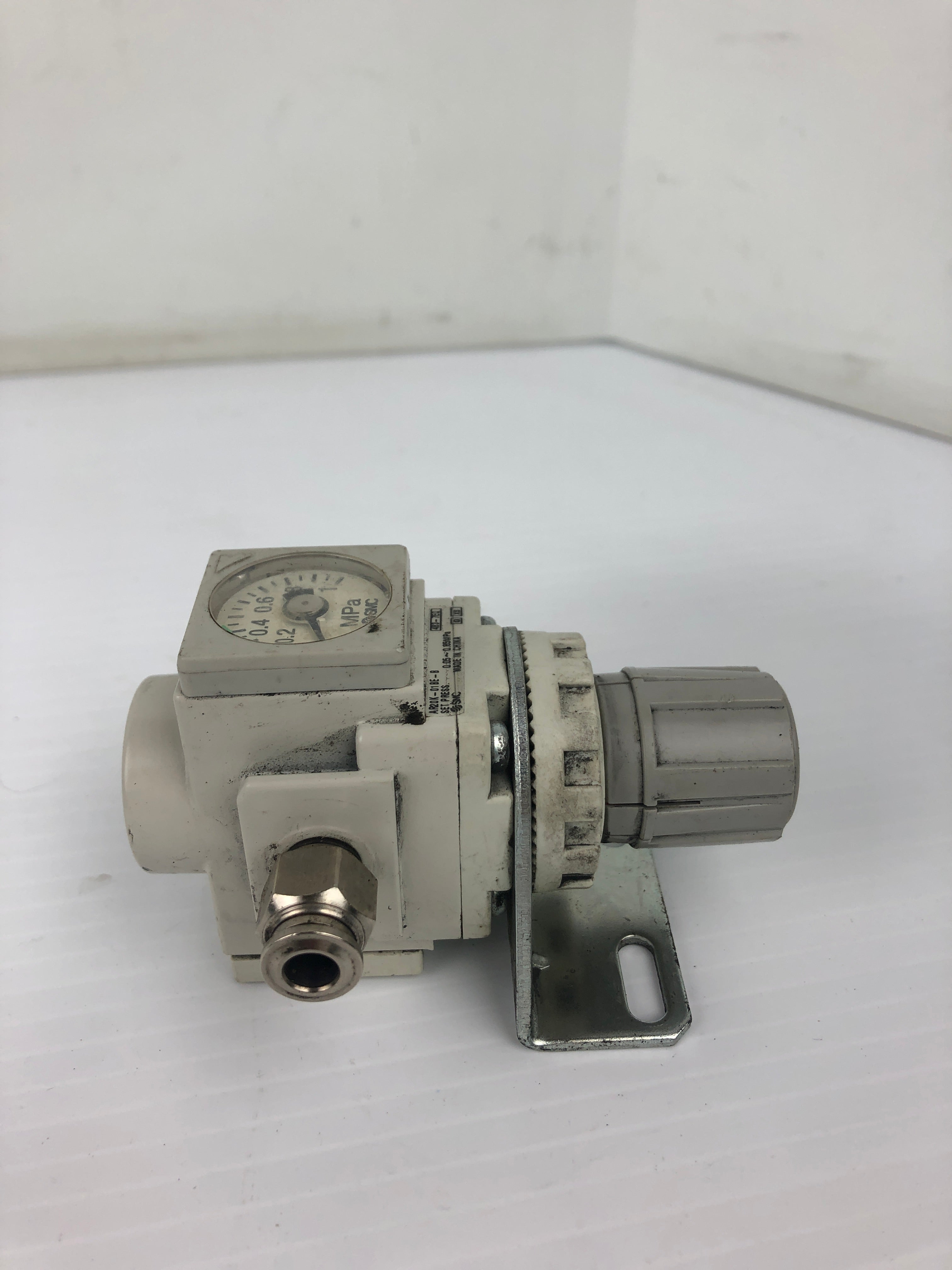 SMC AR20K-01BE-B Pressure Regulator Valve 0.05~0.85MPa