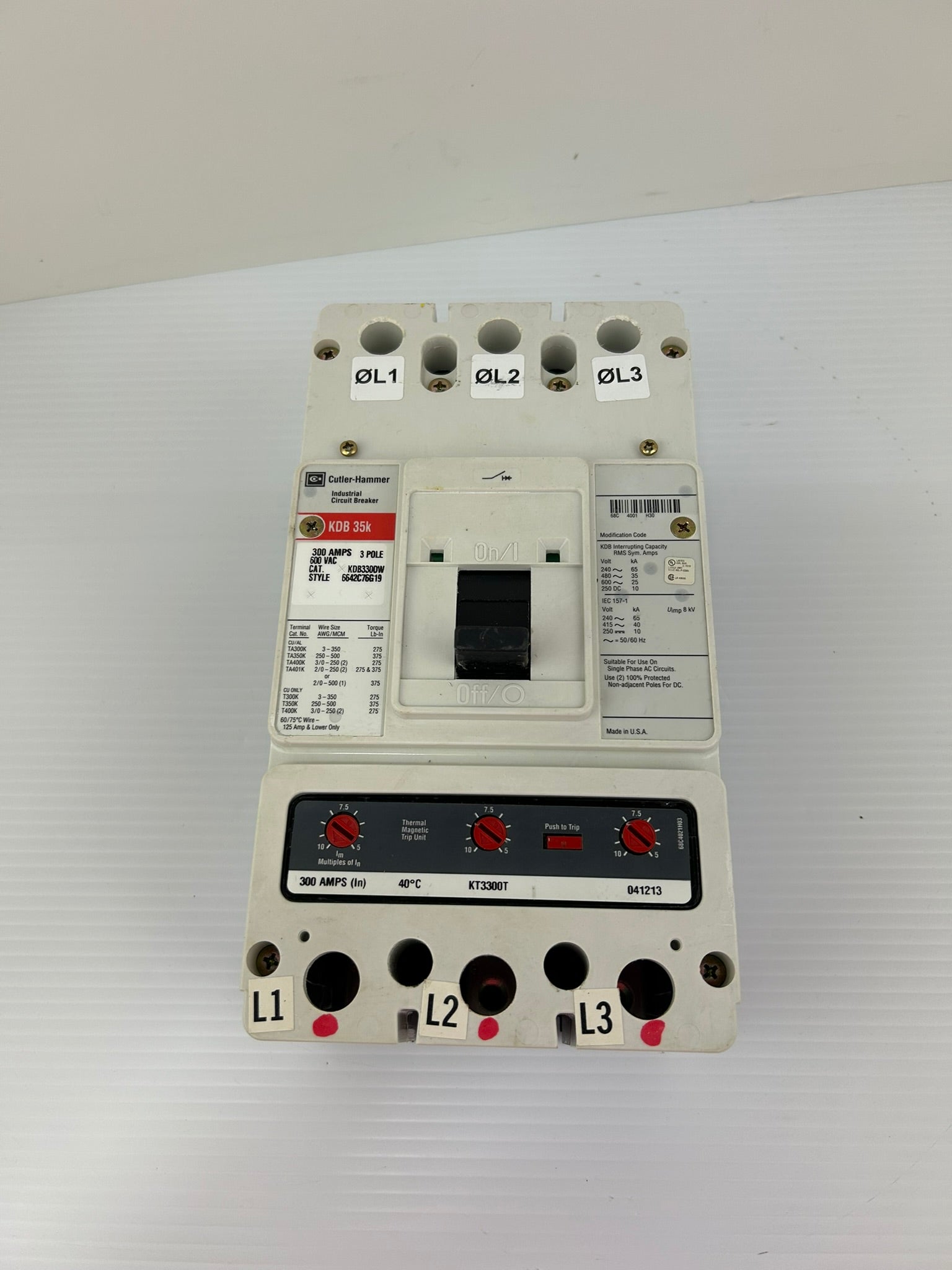 Cutler-Hammer KDB3300W Industrial Circuit Breaker KDB35K 3 Pole 300 Amps 600 VAC