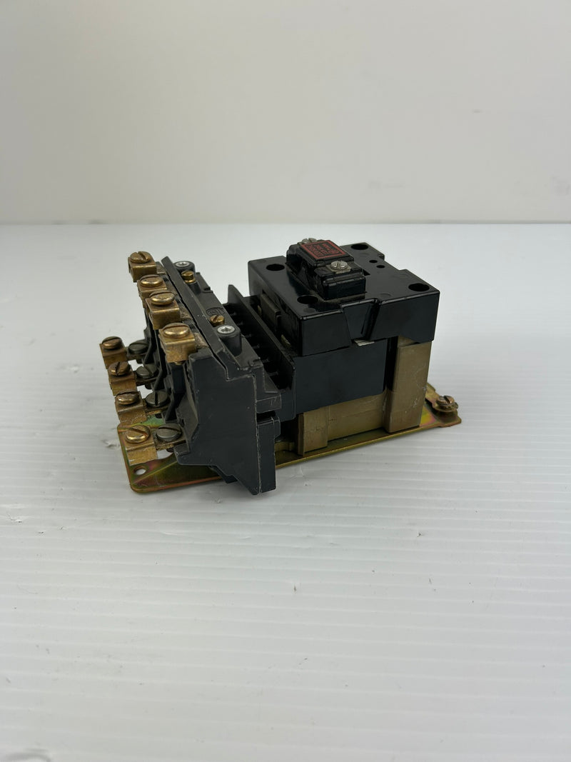 Allen Bradley 702L-B0D94 Contactor Series K 30 Amp - Coil 120V/110V 60/50Hz