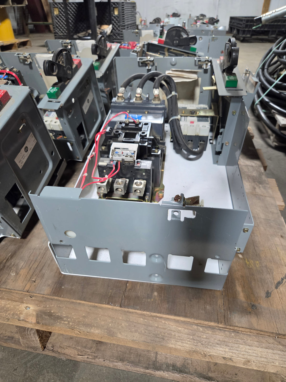 Allen-Bradley 2113B MCC Bucket Size 4 FVNR 75HP 3PH 480V 150A Breaker - No Door