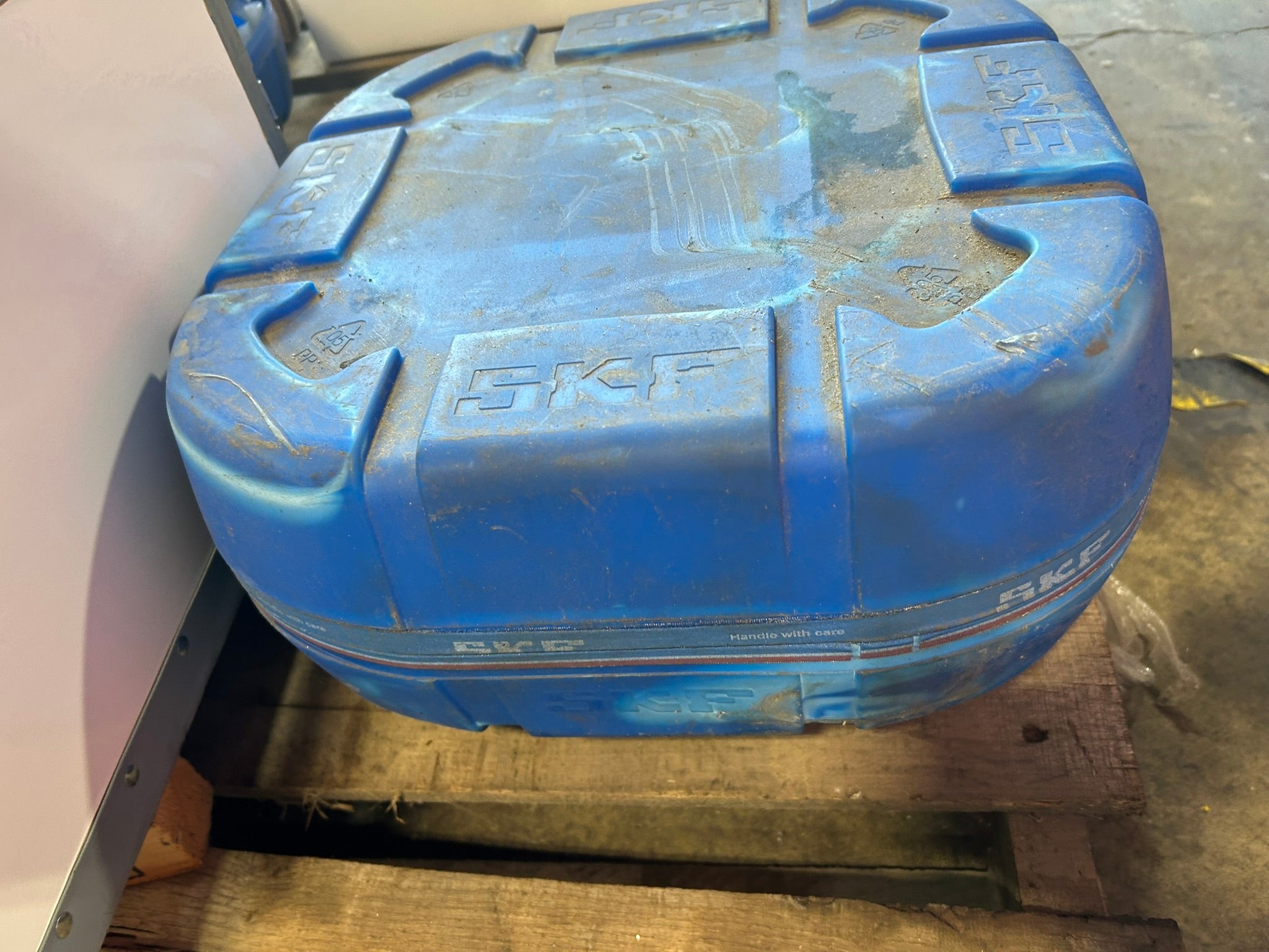 SKF 23044 CC/C3W33 Spherical Roller Bearing 23044CCC3W33 (Replaces CJ, CCJ)