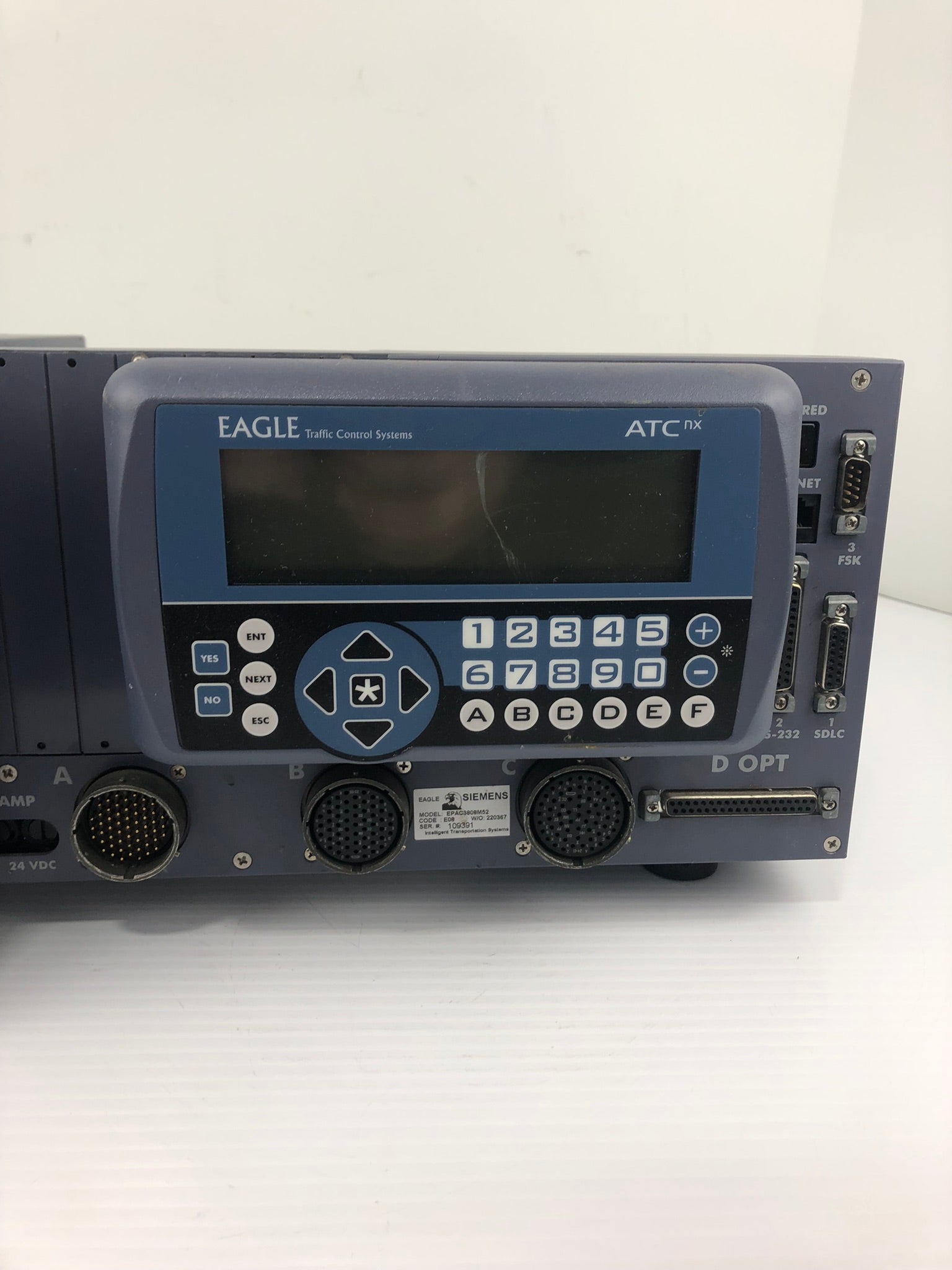 *** Siemens EPAC3808M52 Eagle M50 Traffic Signal Light Controller - With Screen