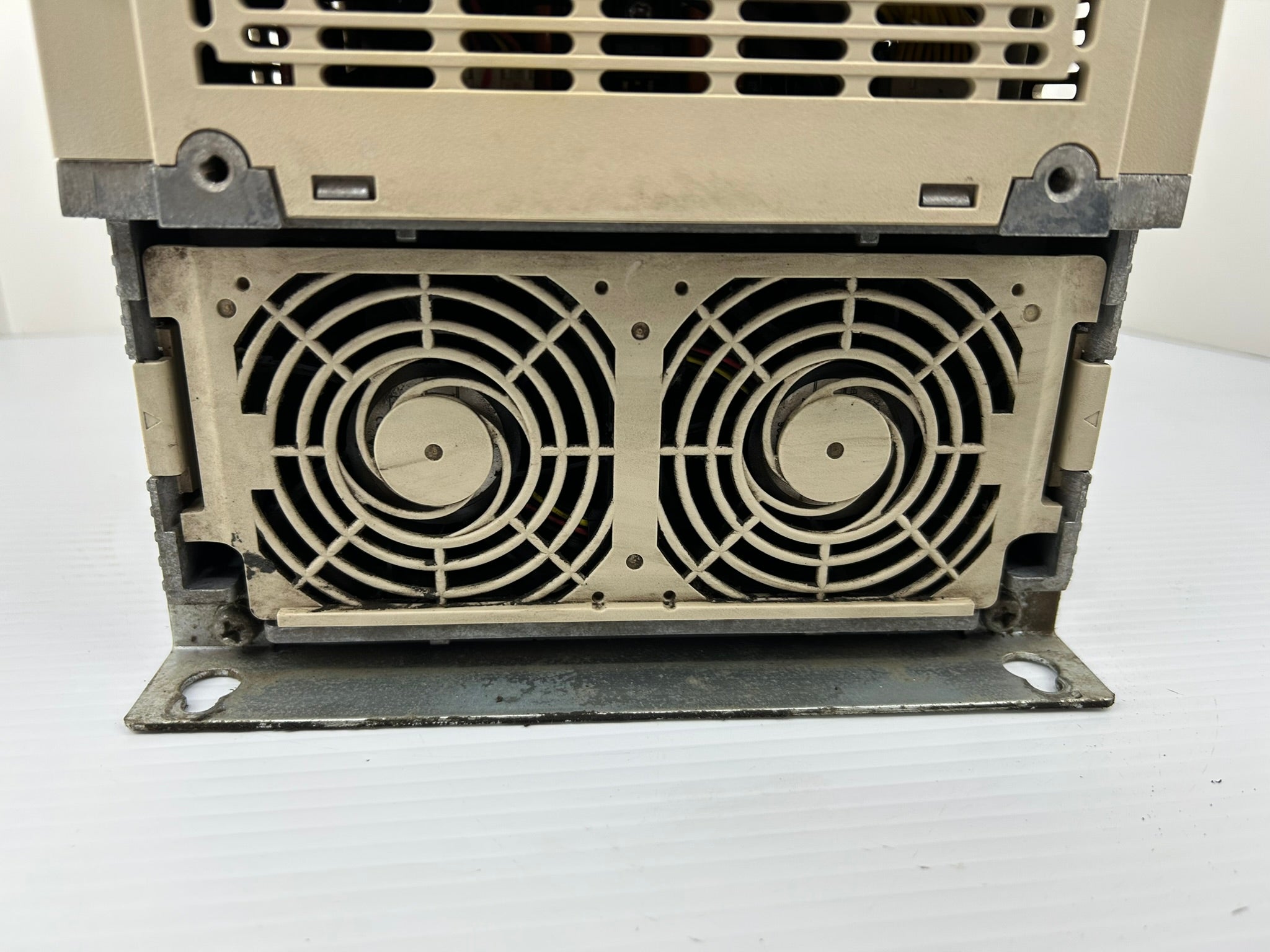 Yaskawa Electric GA80U4060ABM AC Drive Rev B CIPR-GA80U4060ABMA-AAAANA GA800