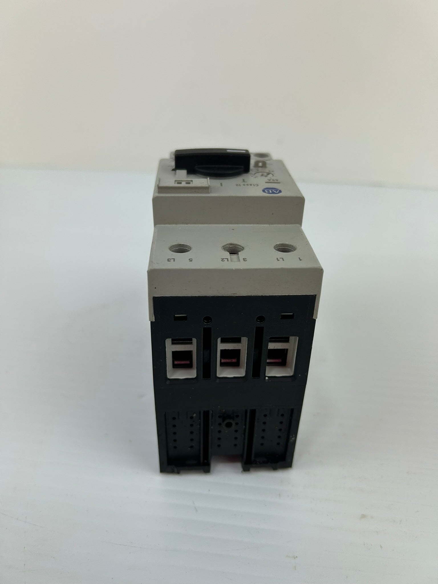 Allen-Bradley 140M-F8E-C32 Series C Circuit Breaker 190S-GND3-FC45C