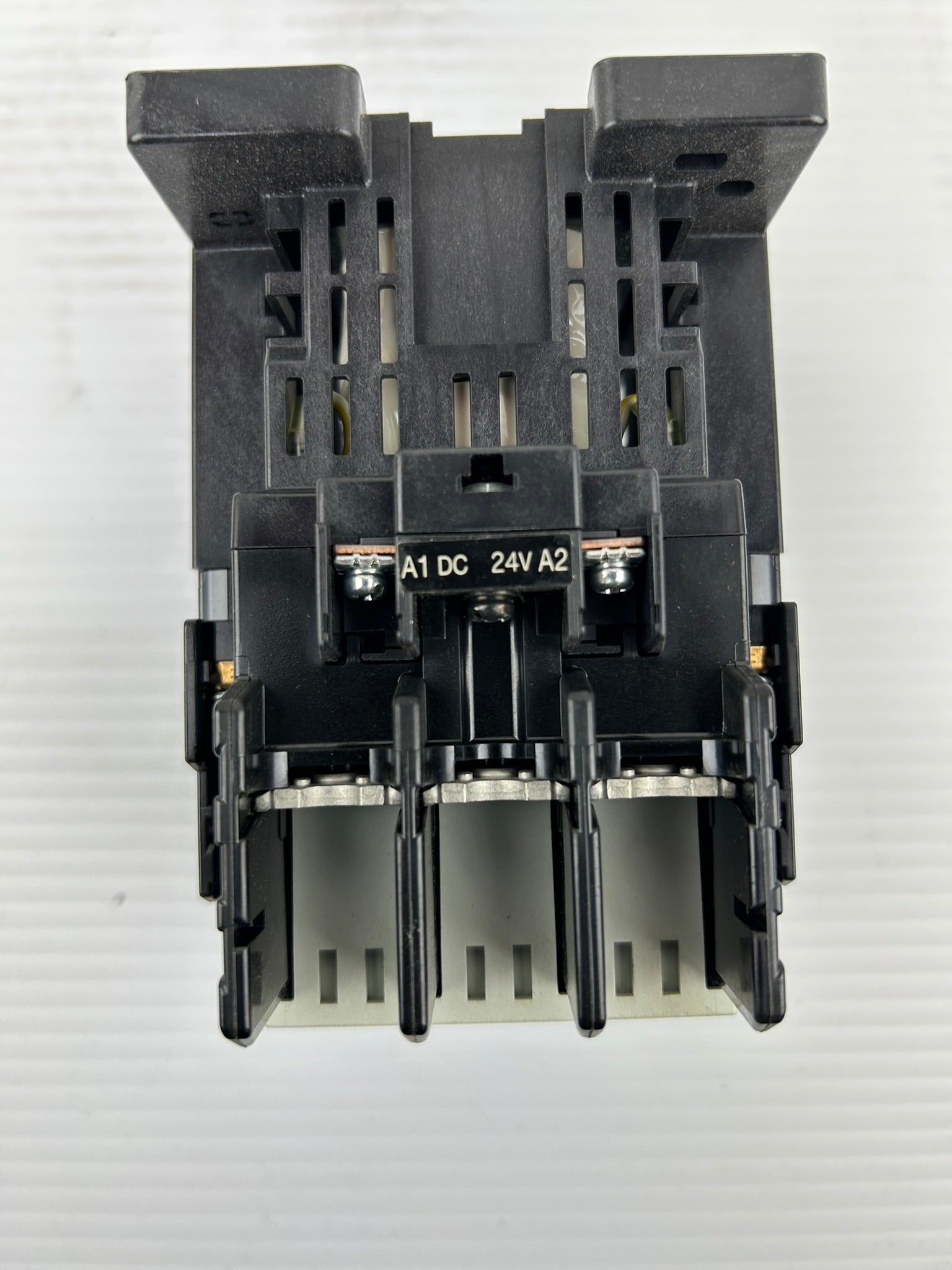 Fuji Electric SC-N2S/G Magnetic Contactor 24VDC Coil 50A 2NO 2NC 3GC2F0M22