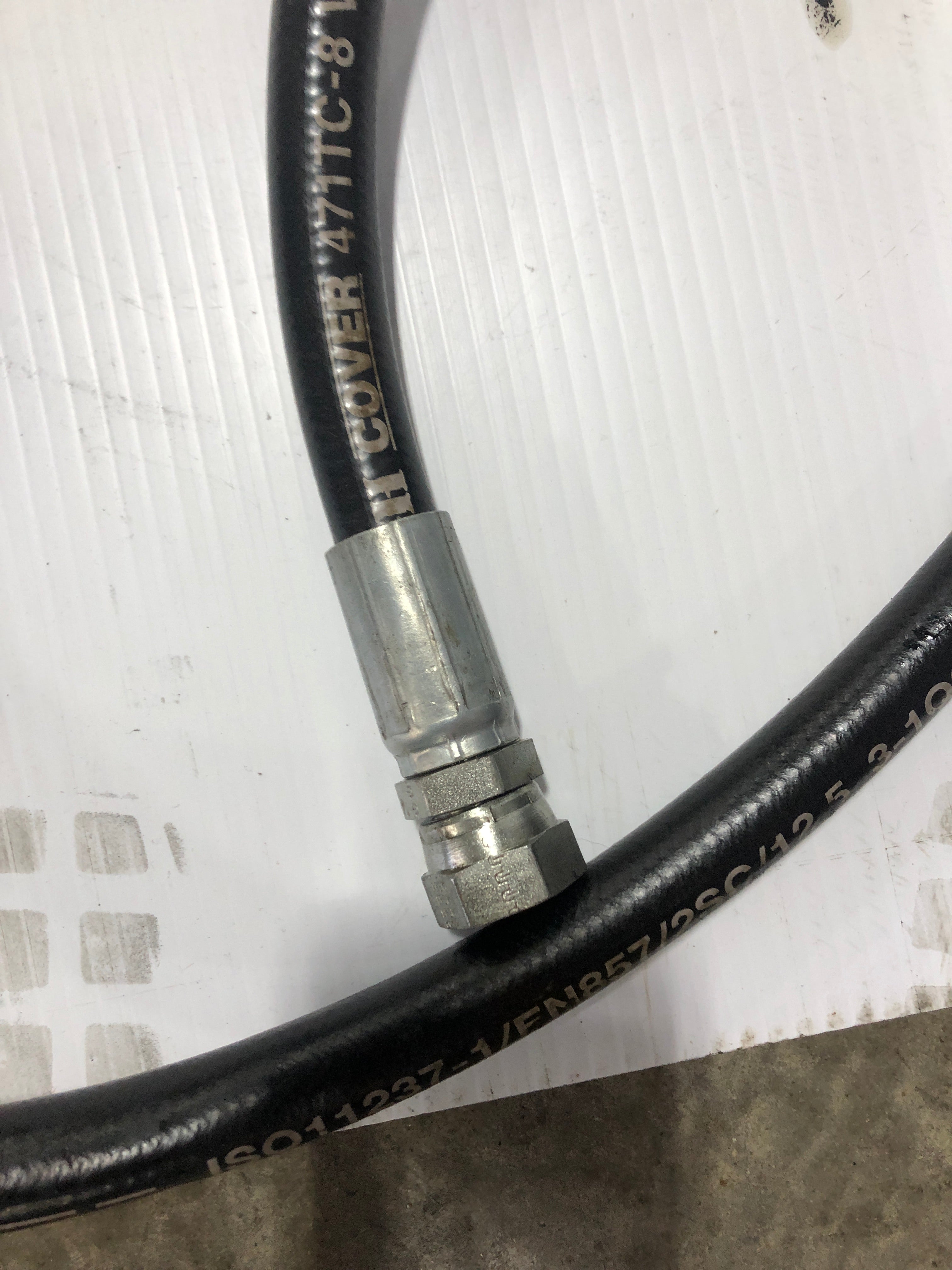 Parker 471TC-8 Tough Cover Hydraulic Hose WP 29.7 MPa 4250 PSI