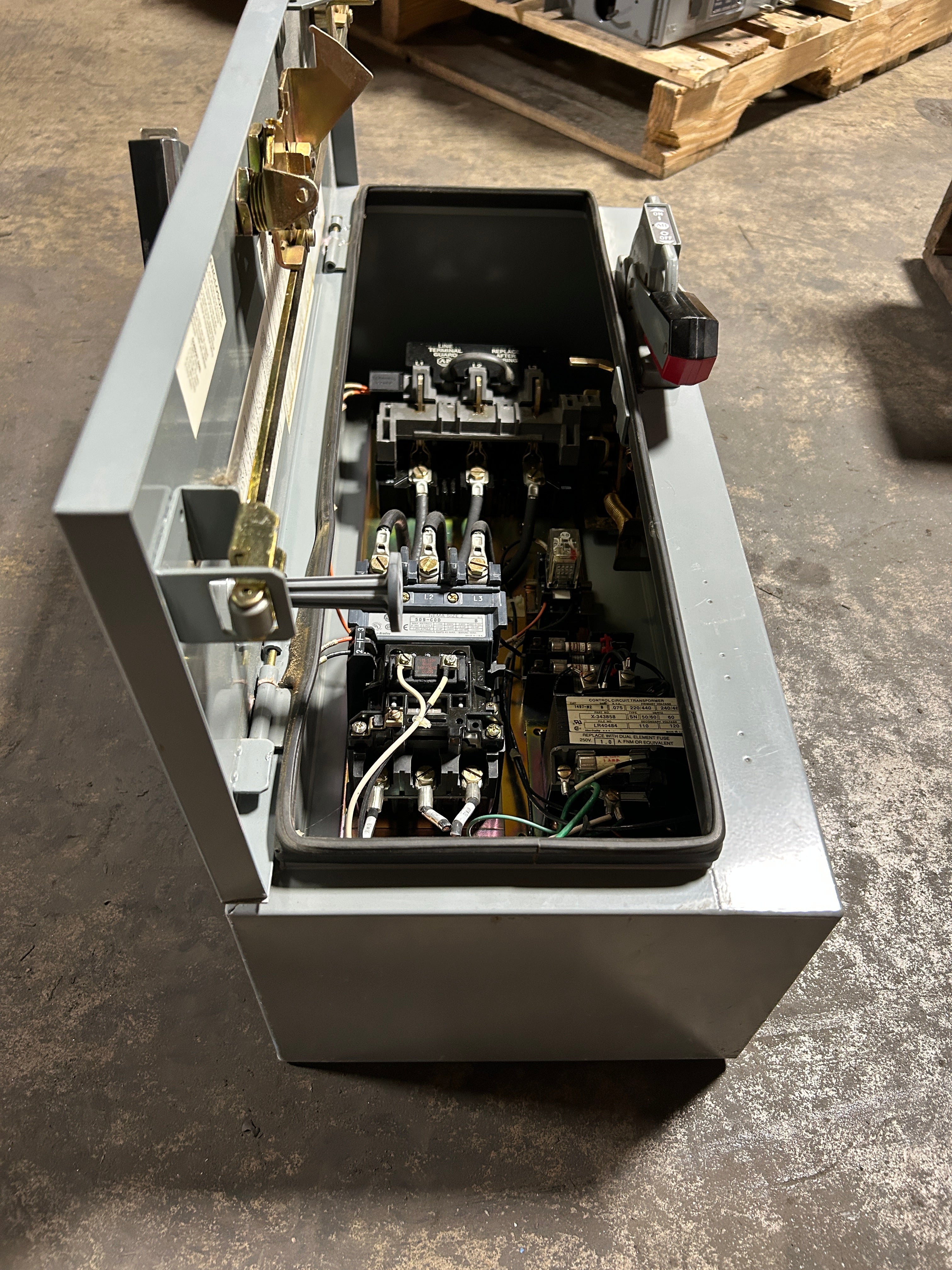 Allen Bradley Combination Starter 512-CDB-6P Size 2 Series C