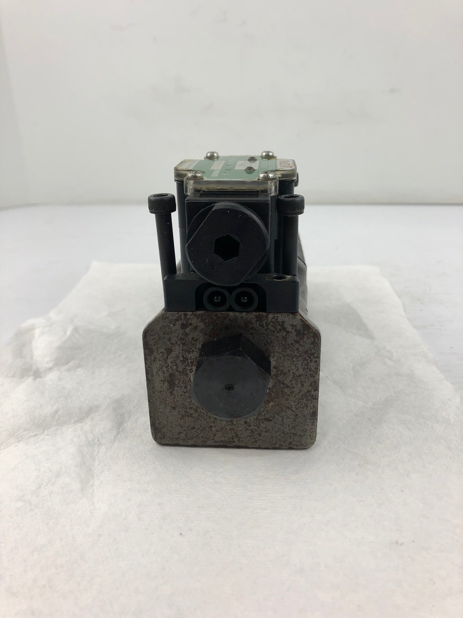 Nachi FujiKoshi Corp SE-G03-A3X-GR-D2-J30 Directional Control Valve