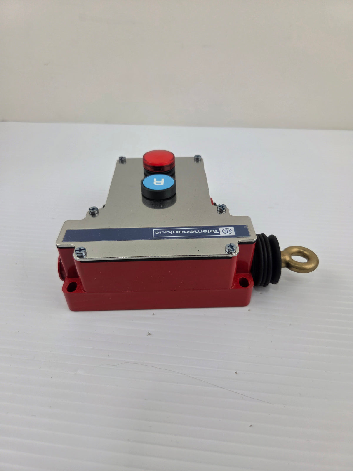 Telemecanique XY2CE2A196H7 Emergency Stop E-Stop Trip Wire Rope Pull Switch IP66