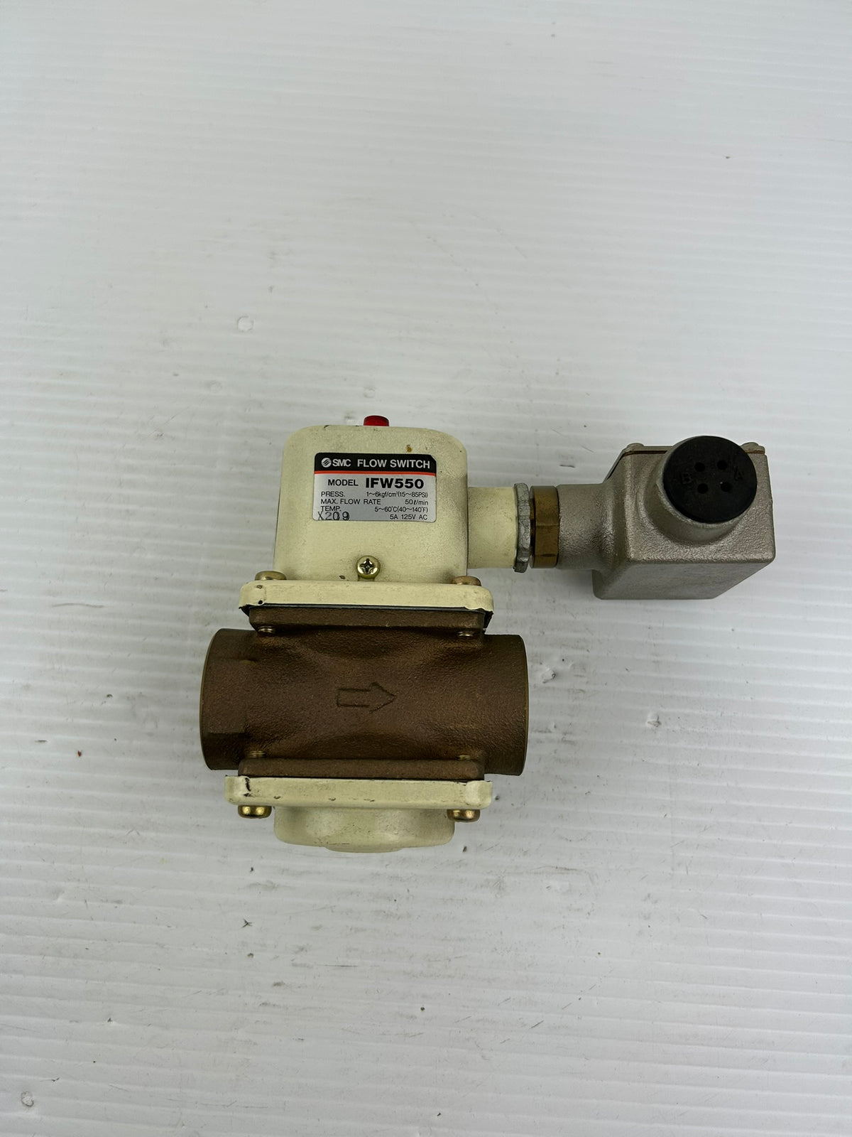SMC IFW550 Industrial Flow Switch 50 L/min 5A 125V AC X209