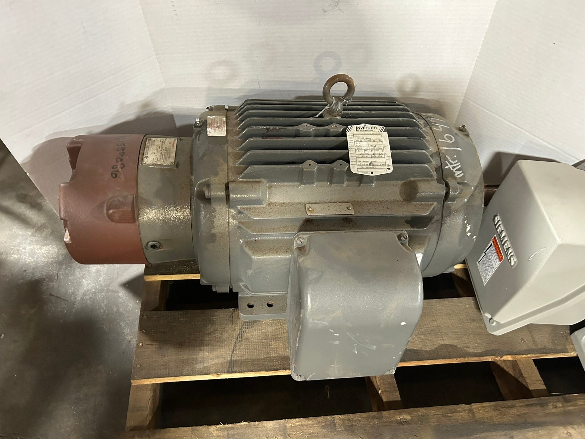 Baldor 10E509X248GI Inverter Drive Motor 15 HP 3PH 1160 RPM with Stearns Brake