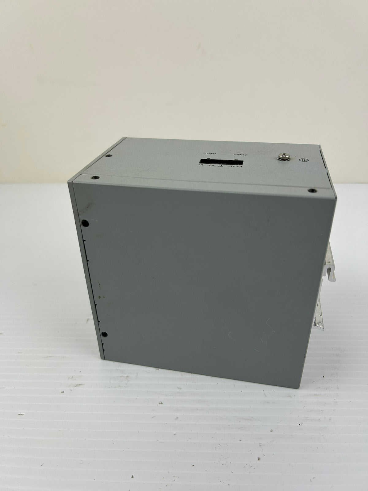 Allen Bradley 1783-US16T Stratix 2000 Unmanaged Ethernet Switch Series A