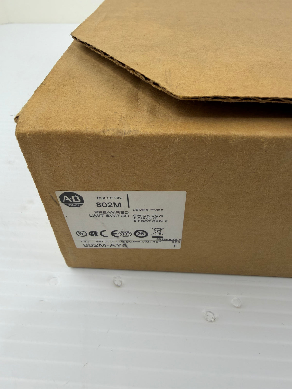 Allen Bradley 802M-AY5 Pre-Wired Limit Switch 5 ft Cable