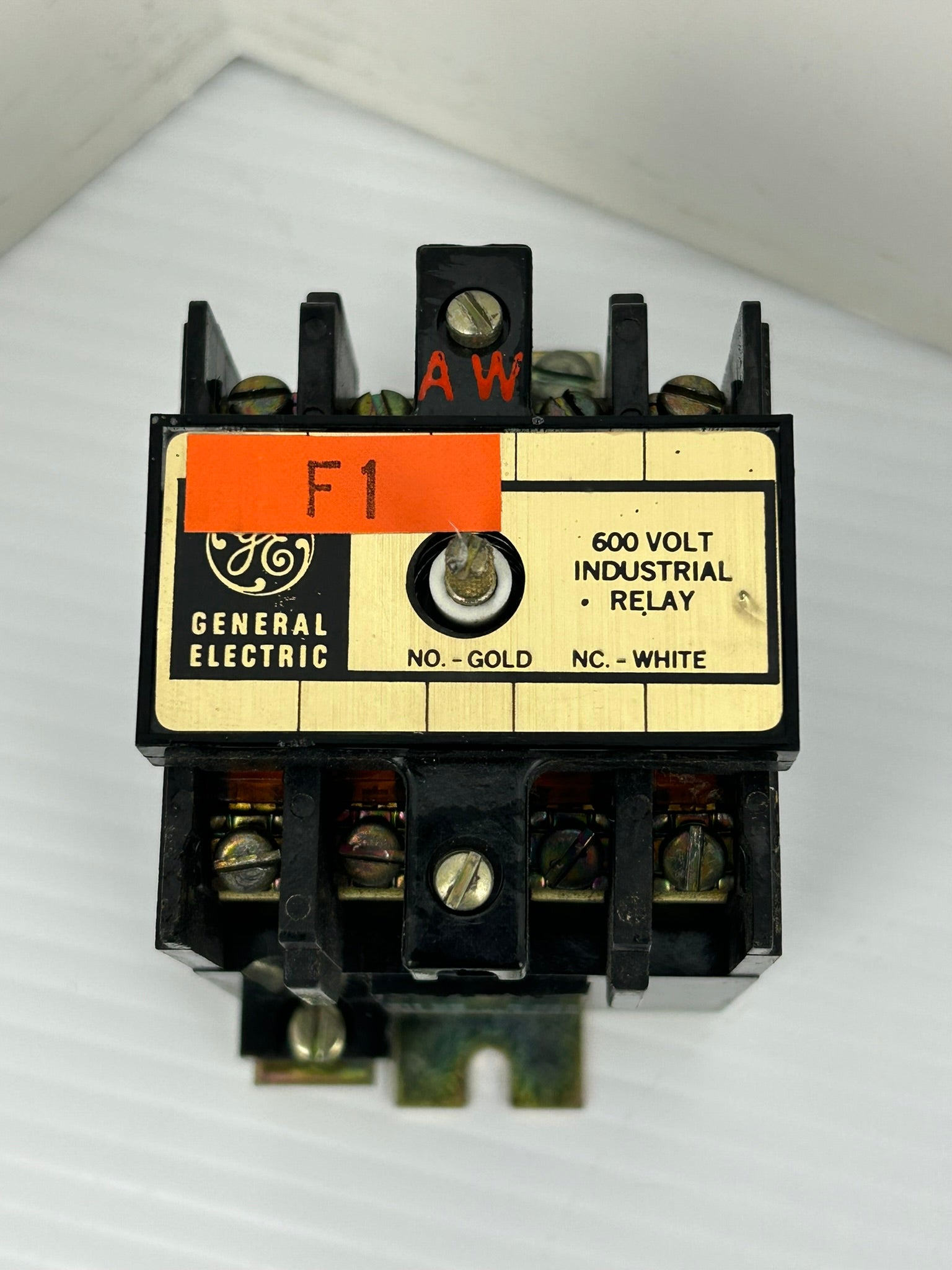 General Electric CR120B 000** Industrial Relay Series A 600V