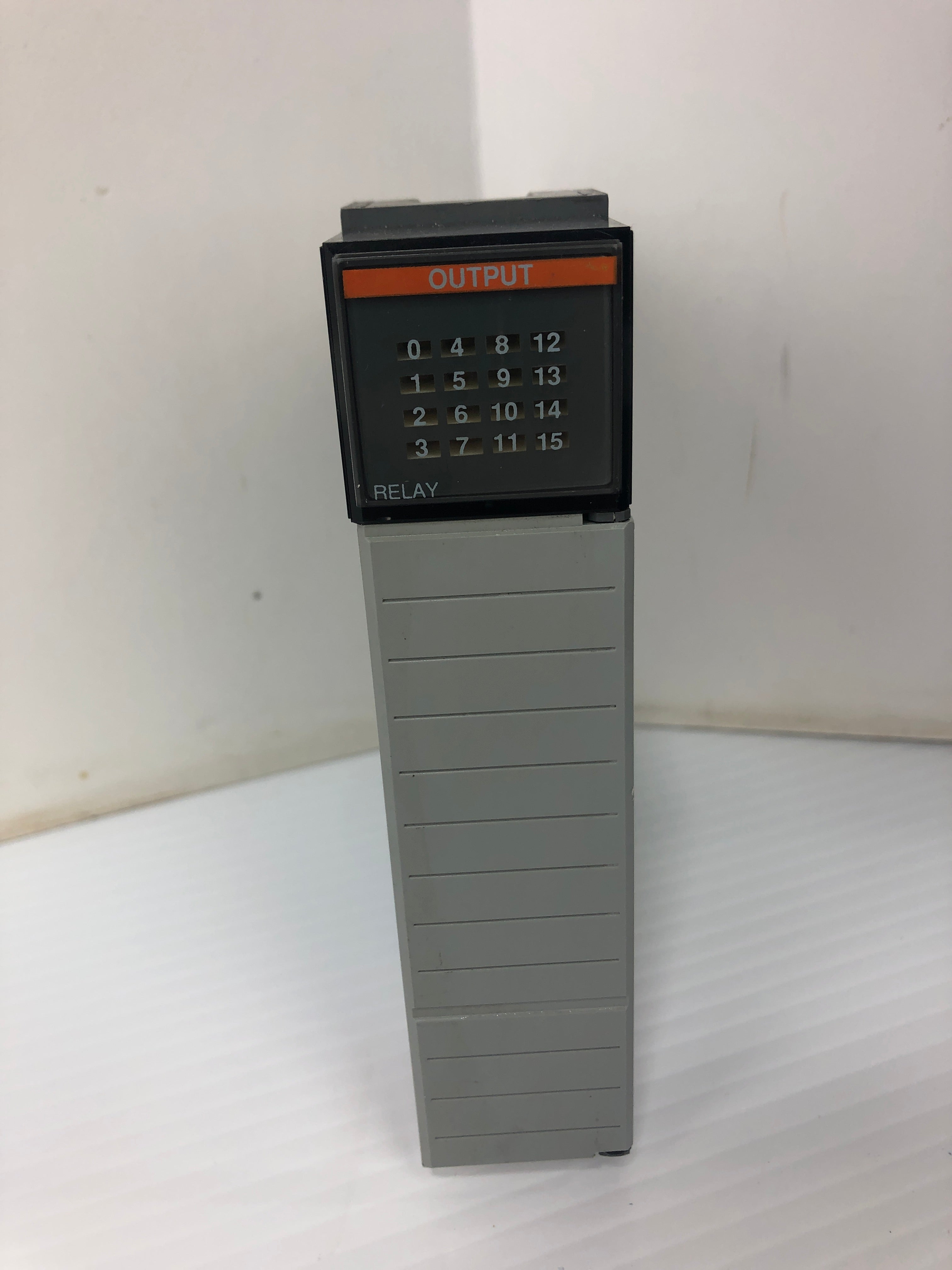 Allen-Bradley 1746-OW16 Output Module Relay SLC 500 Ser. C FAC. 1P 10-250VAC 15A