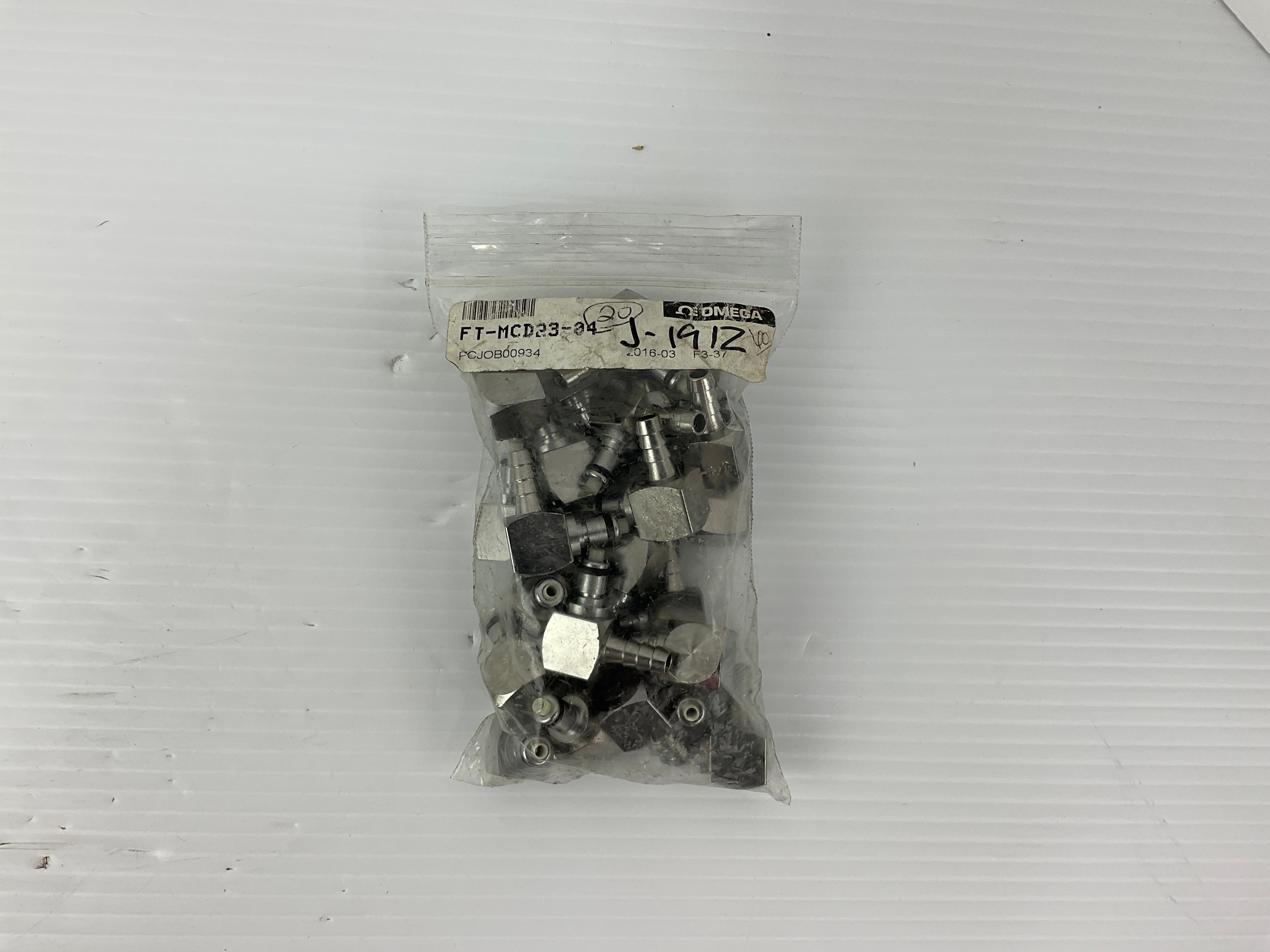 Omega Connector FT-MCD23-04 (Lot of 20)