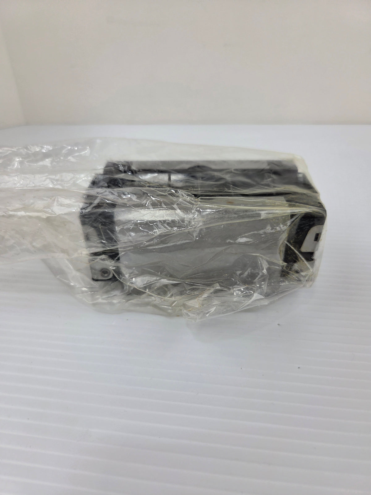 Rexroth R162141322 Guide Rail Ball Runner Block Carbon Steel KWD-045-SNH-C1-H-1