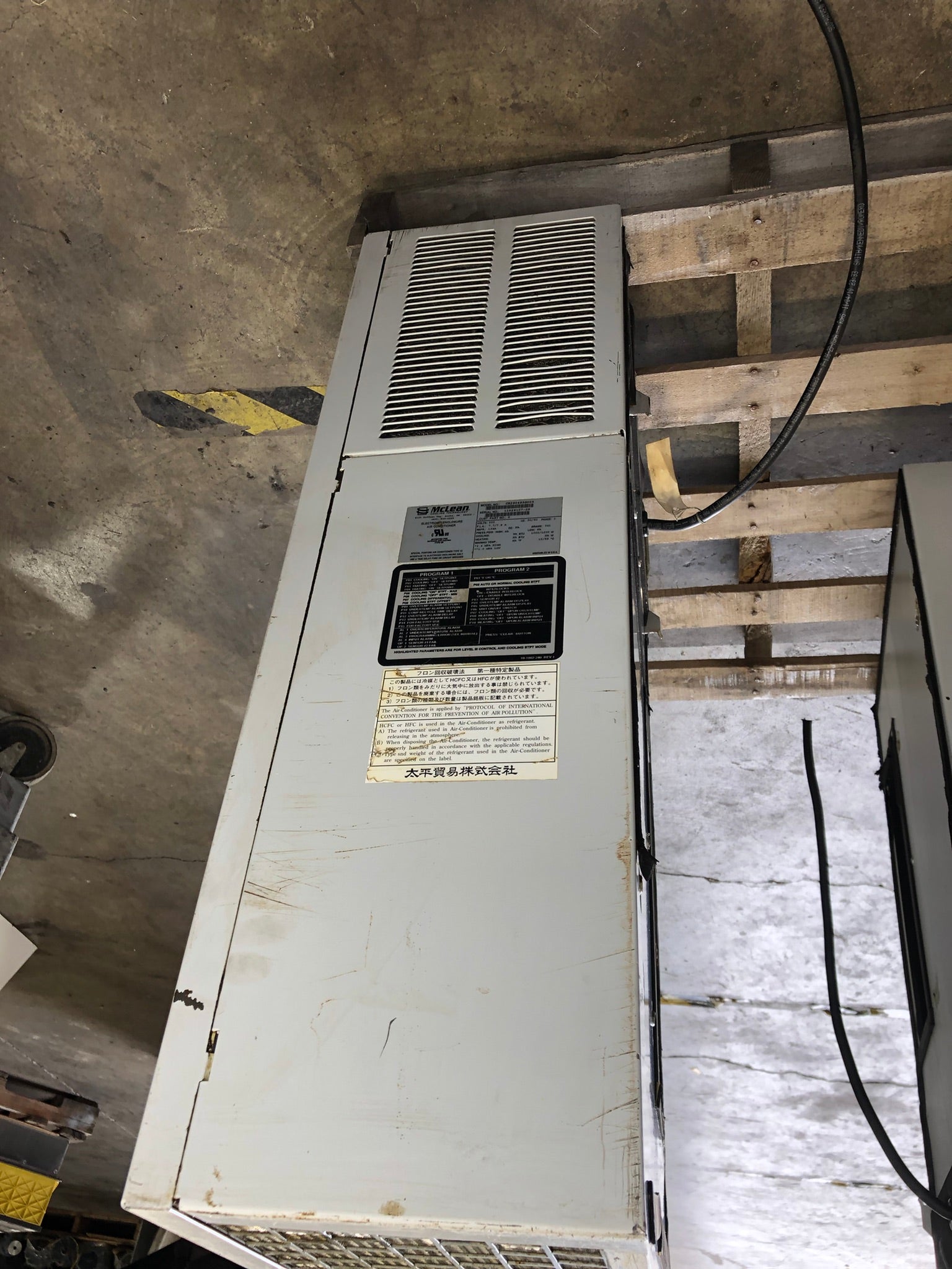 McClean CR290465G003 Electrical Enclosure Air Conditioner 200V 1 Ph 50/60 Hz